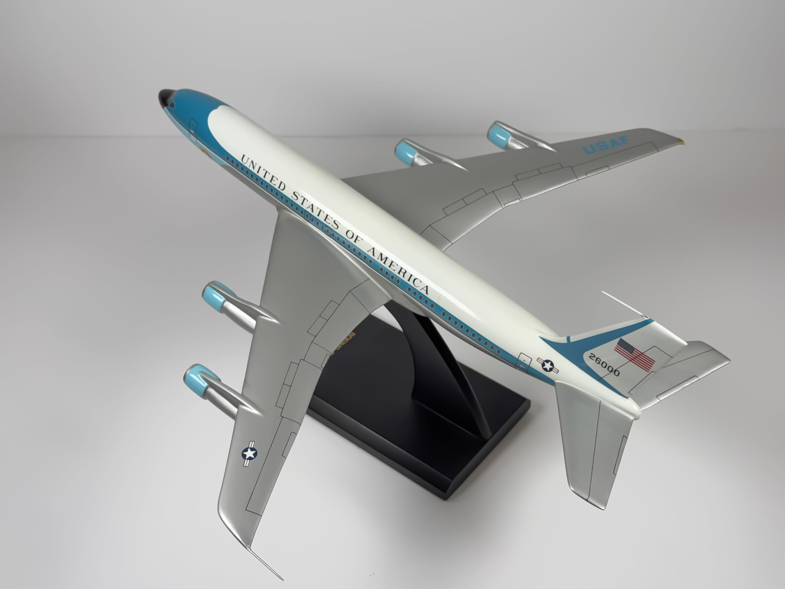 1:100 U.S Air Force (USAF) Boeing 707 (VC-137) (92-6000) - Powder Blue | Executive Model