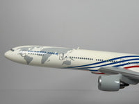 1:160 Boeing House Boeing 777-300ER - Red/Blue - Roll-out | Executive Model