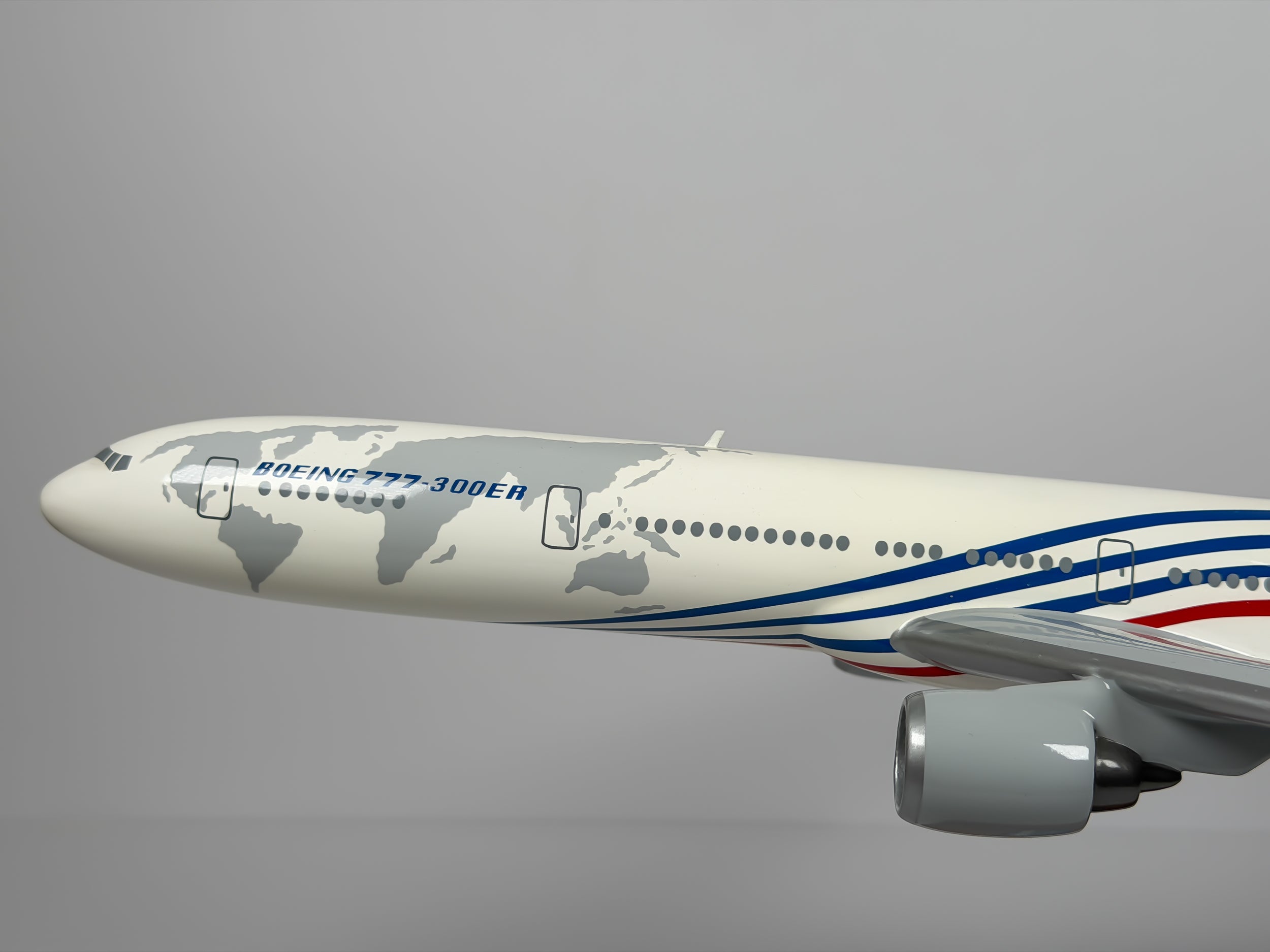 1:160 Boeing House Boeing 777-300ER - Red/Blue - Roll-out | Executive Model