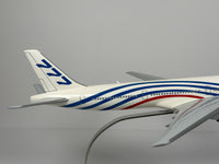 1:160 Boeing House Boeing 777-300ER - Red/Blue - Roll-out | Executive Model