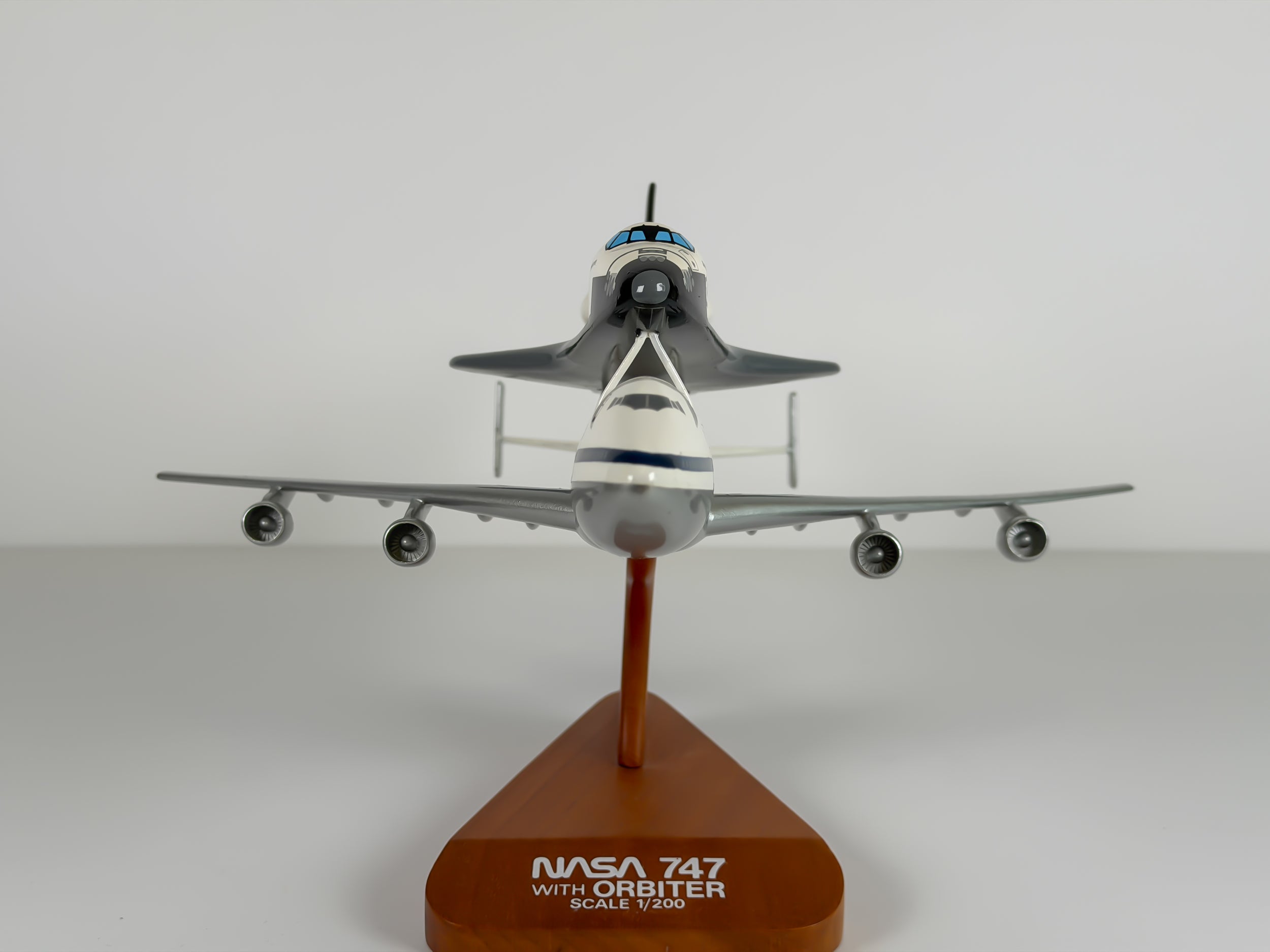 1:200 NASA Boeing 747-100 SCA (905) | Executive Model