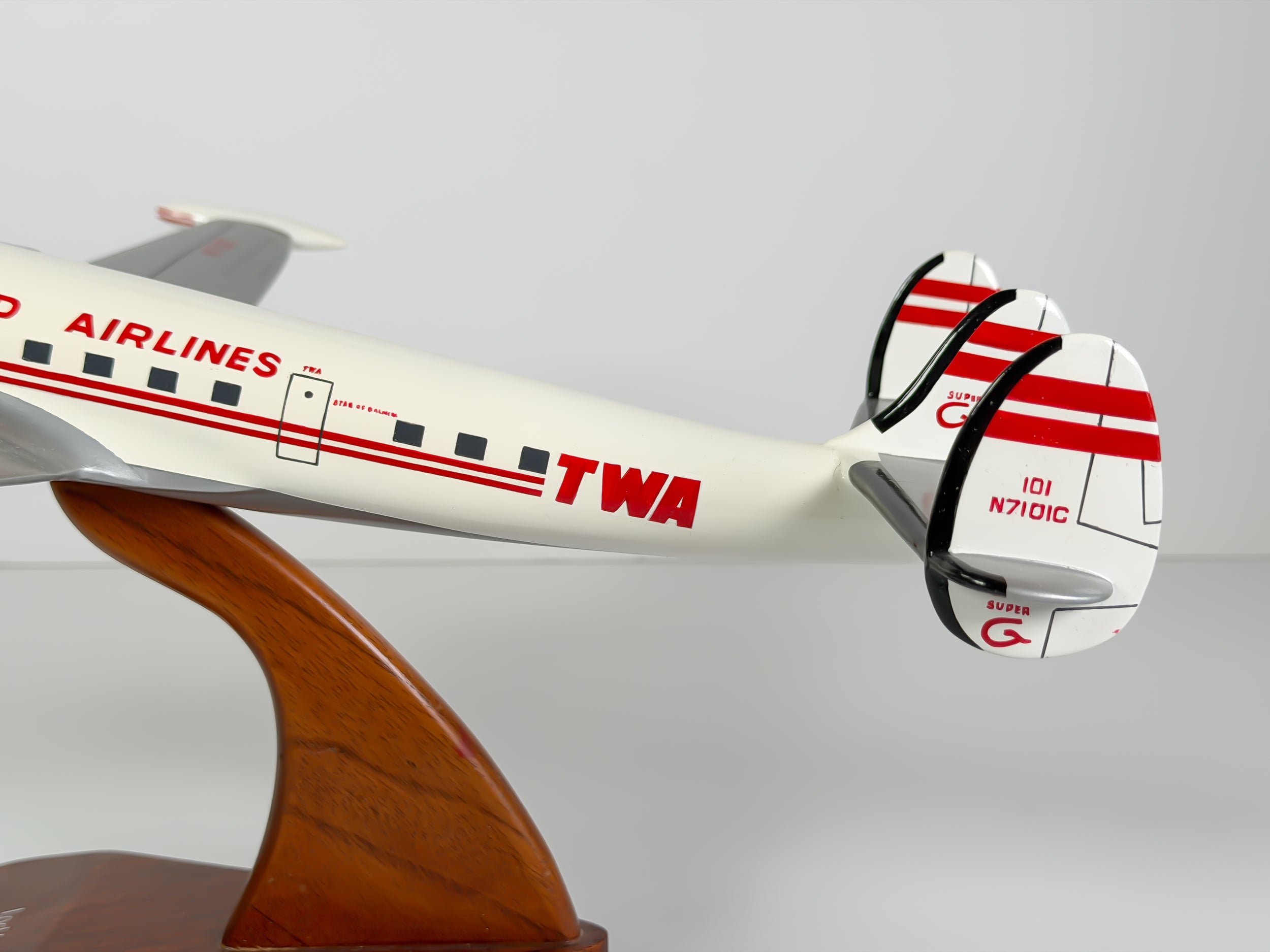 1:72 Trans World Airlines (TWA) Lockheed L-1049 (N7101C) - Dual Stripes | Executive Model