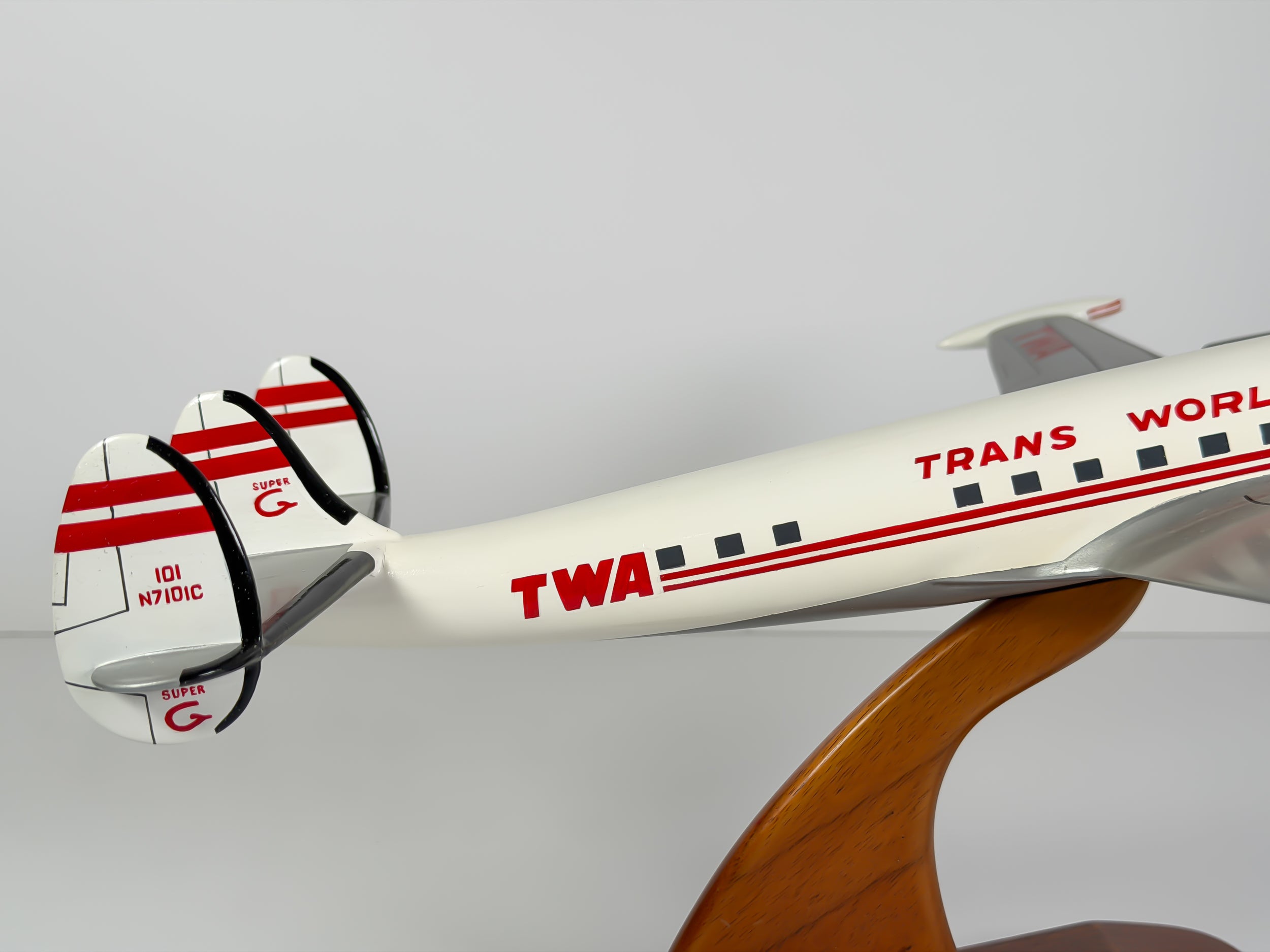 1:72 Trans World Airlines (TWA) Lockheed L-1049 (N7101C) - Dual Stripes | Executive Model