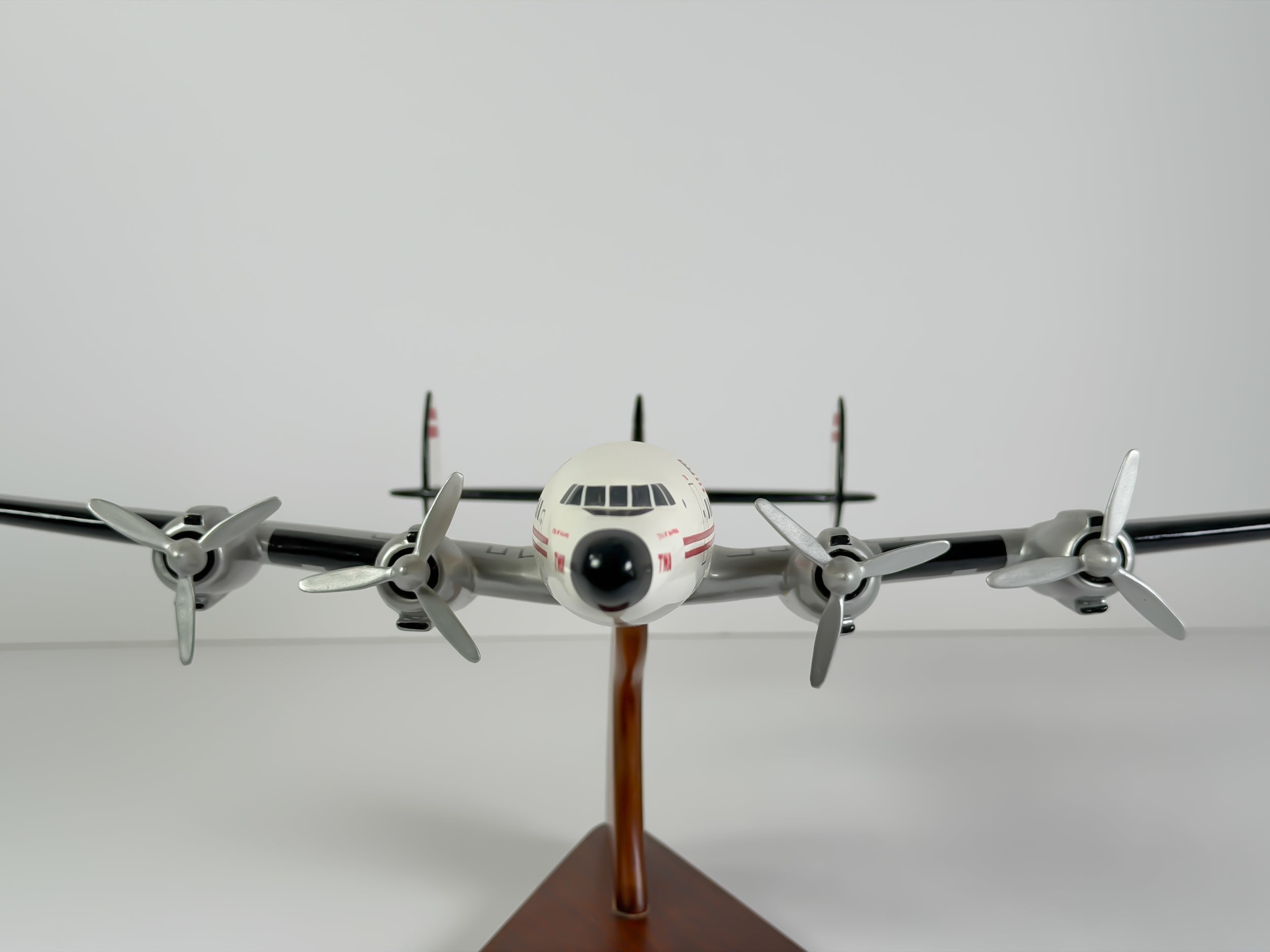 1:72 Trans World Airlines (TWA) Lockheed L-1049 (N7101C) - Dual Stripes | Executive Model