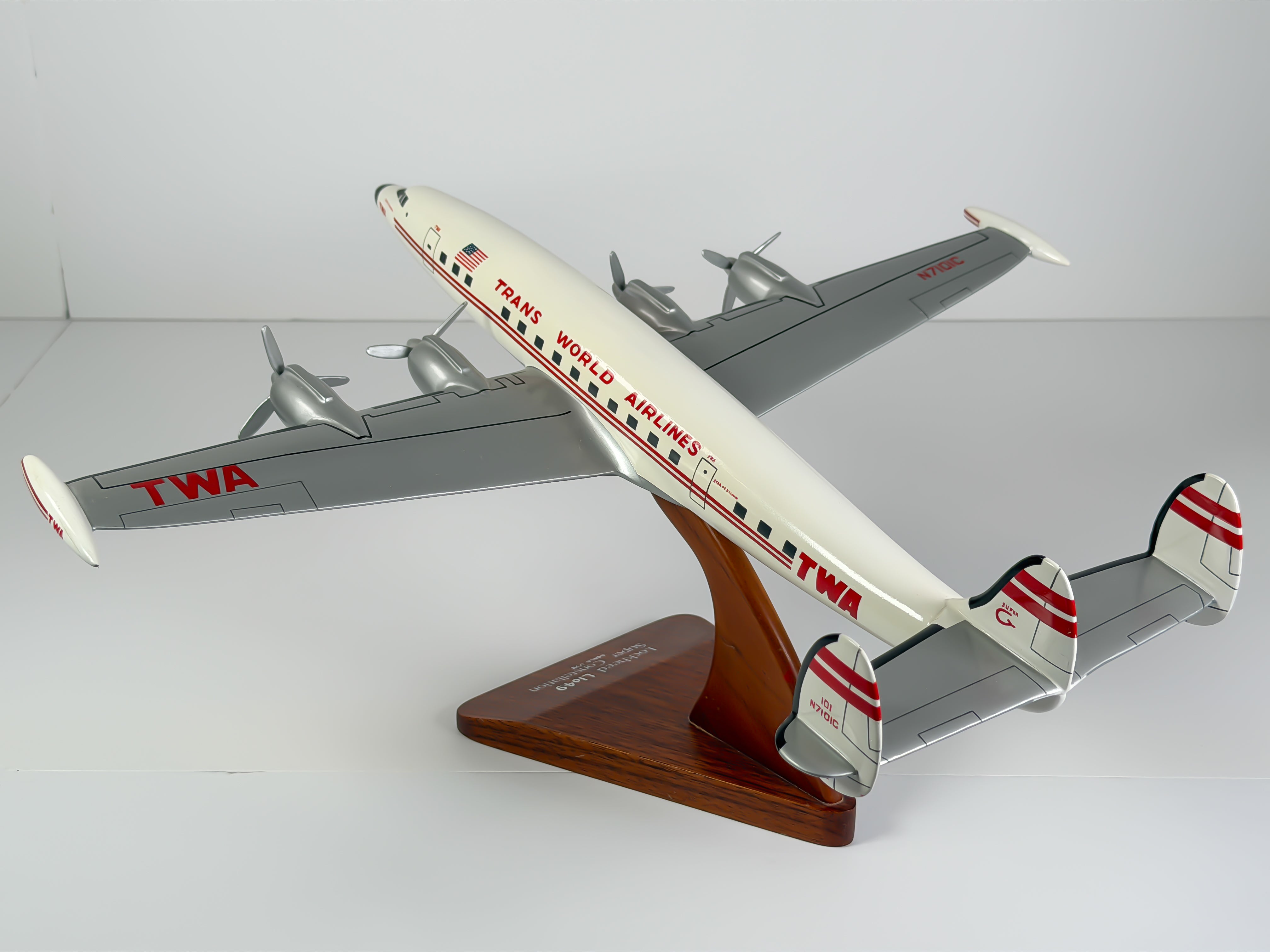 1:72 Trans World Airlines (TWA) Lockheed L-1049 (N7101C) - Dual Stripes | Executive Model