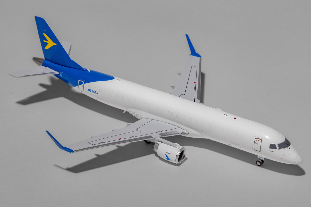 JC Wings 1:200 House Colors Embraer E190F N986TA LH2469