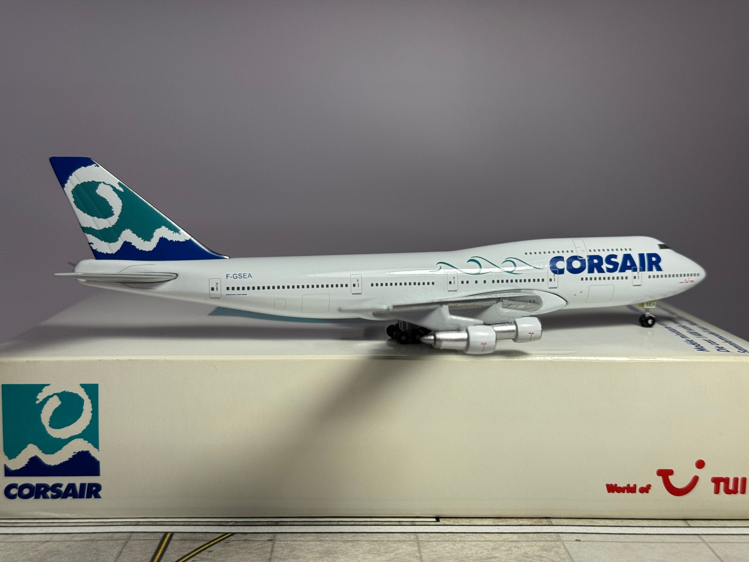 Gemini Jets 1:400 Corsair Boeing 747-300 F-GSEA "Sea" GJCRL348