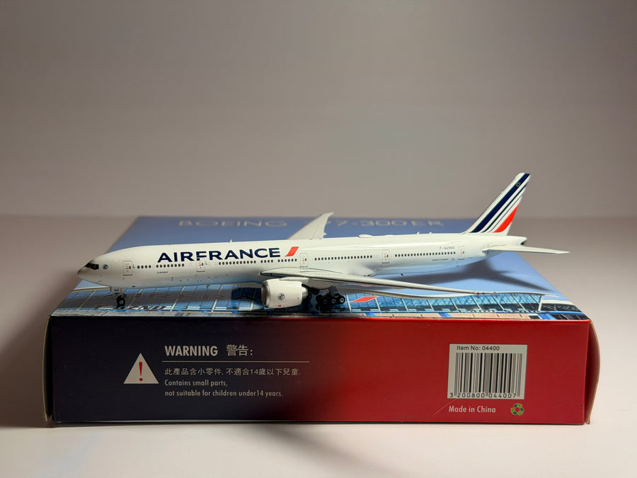 Air France Boeing 777-300ER 1:400 Phoenix F-GZND (PH404400)
