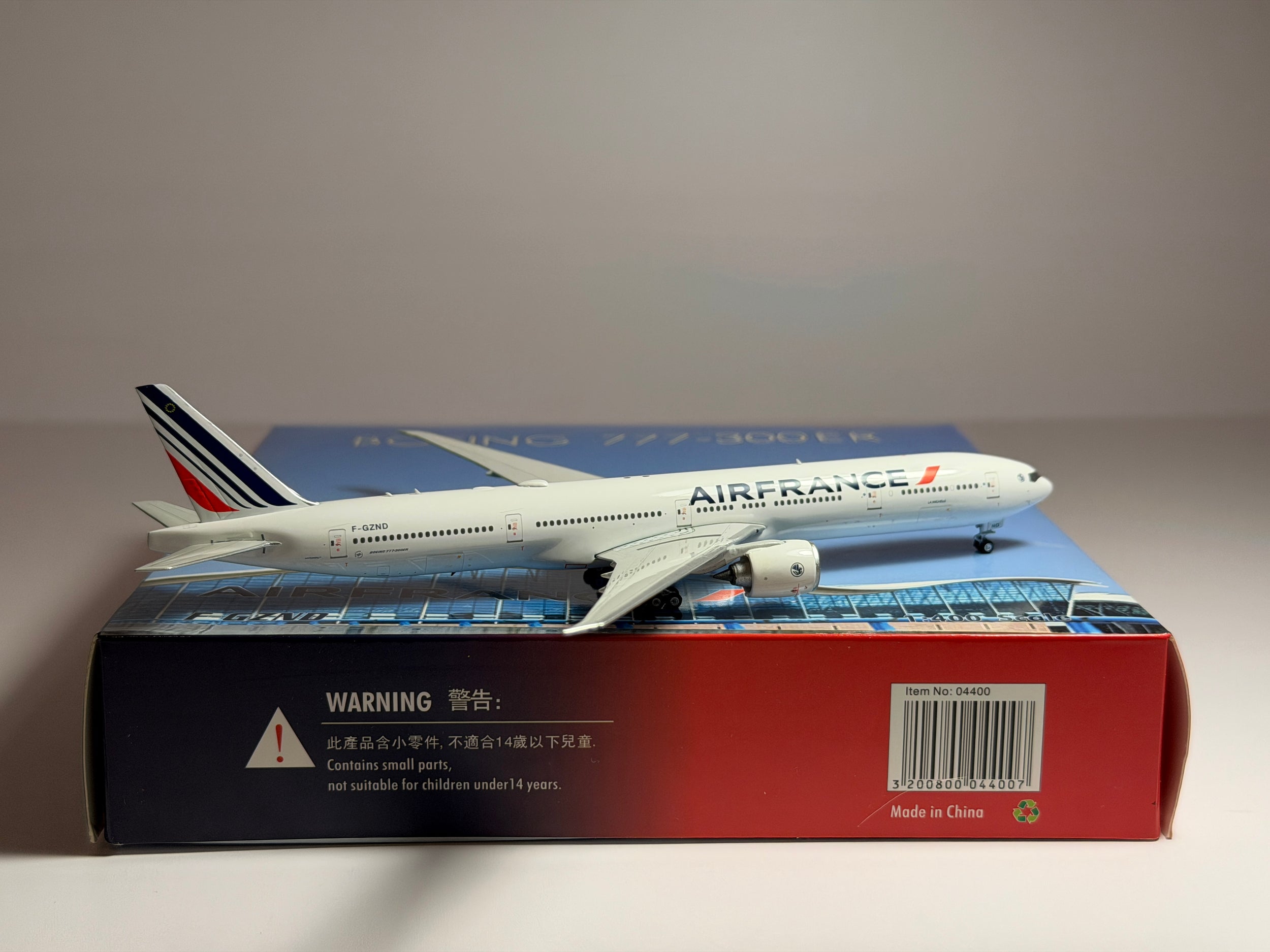 Air France Boeing 777-300ER 1:400 Phoenix F-GZND (PH404400)