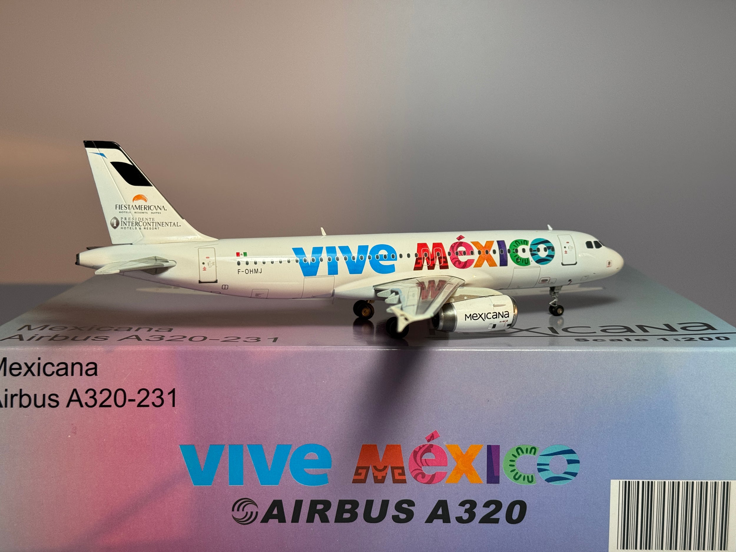 JC Wings 1:200 Mexicana Airbus A320-200 F-OHMJ Viva Mexico JC2222
