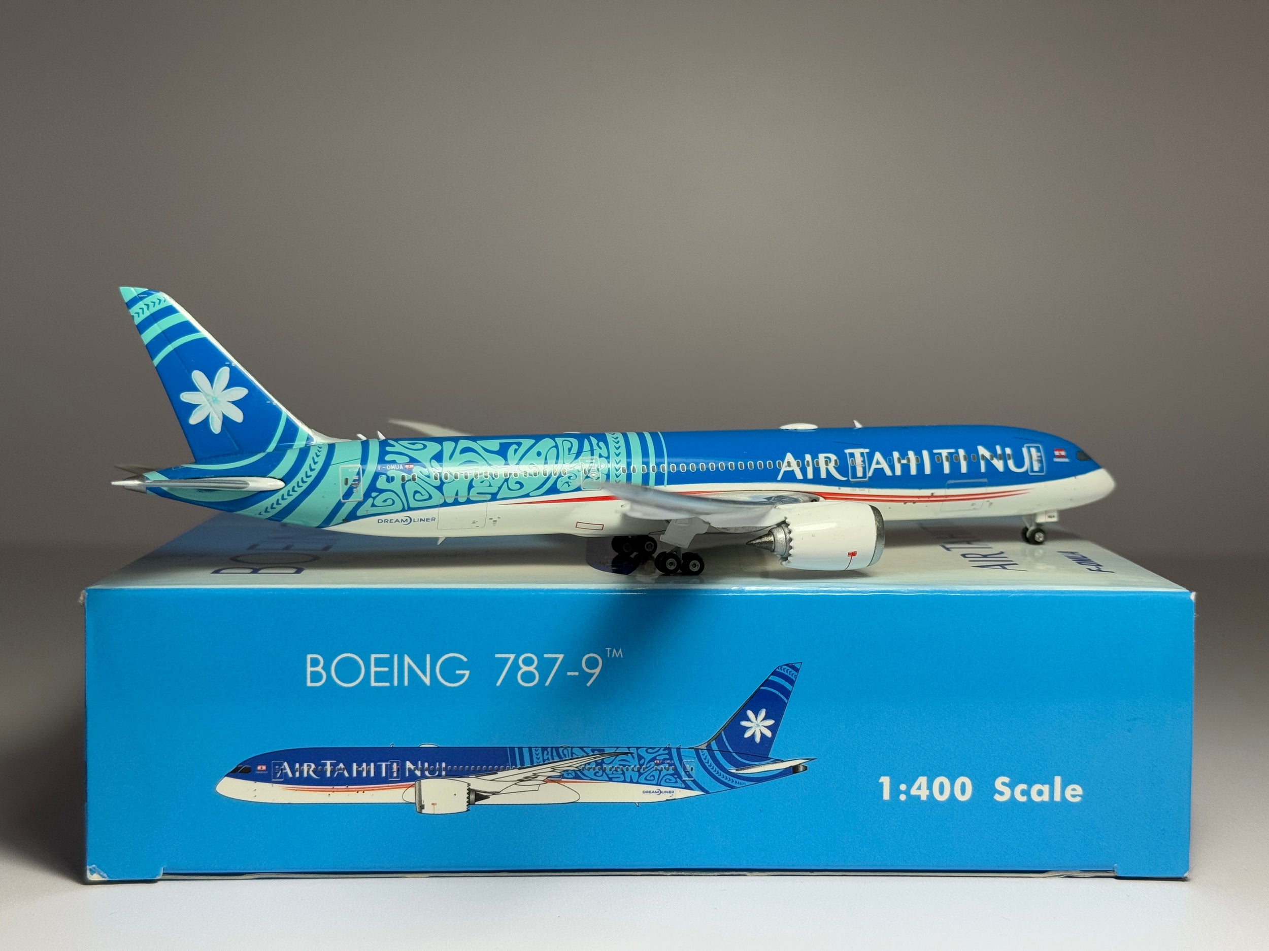 Phoenix Models 1:400 Air Tahiti Nui Boeing 787-9 F-OMUA new colors PH04240
