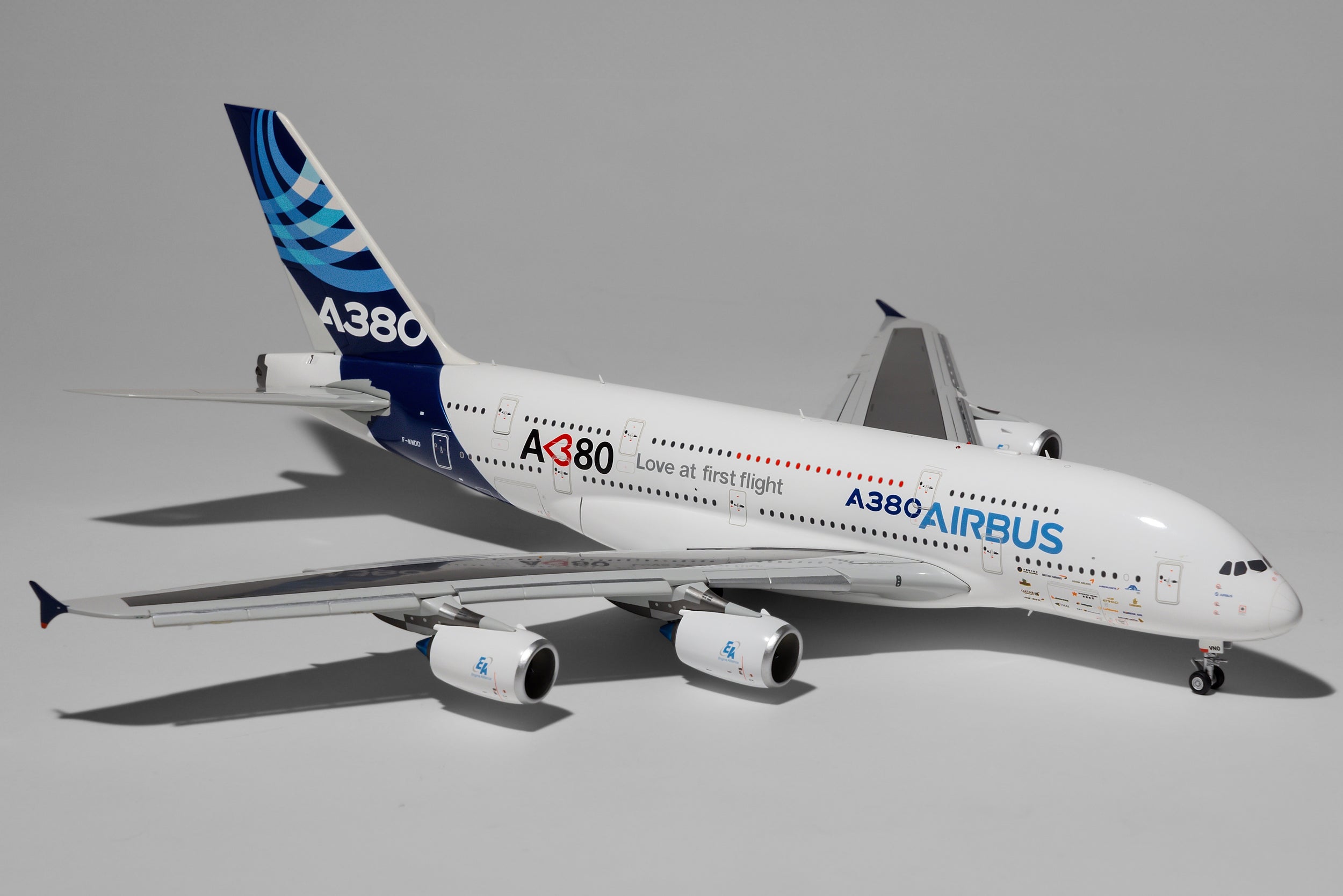SQ Wings 1:200 House Colors Airbus A380-800 F-WWDD rollout scheme L2009FD