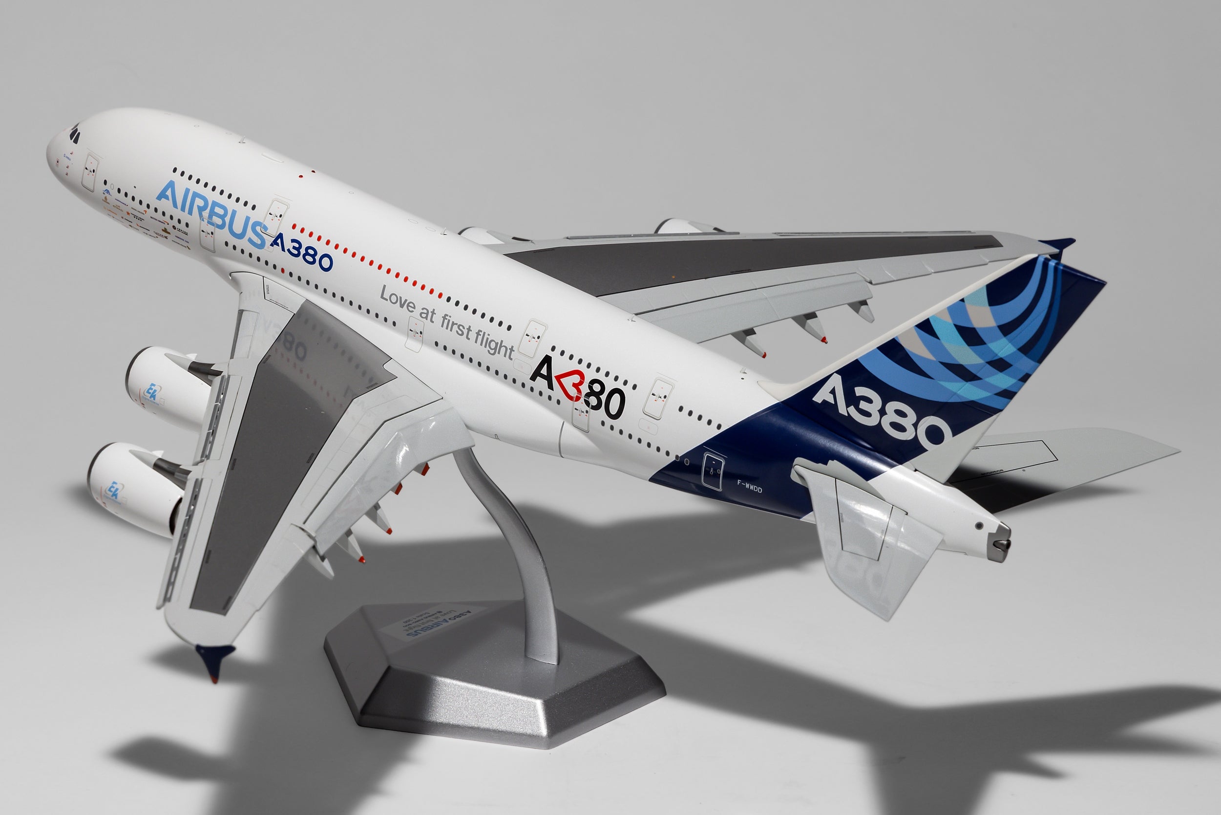 SQ Wings 1:200 House Colors Airbus A380-800 F-WWDD rollout scheme L2009FD