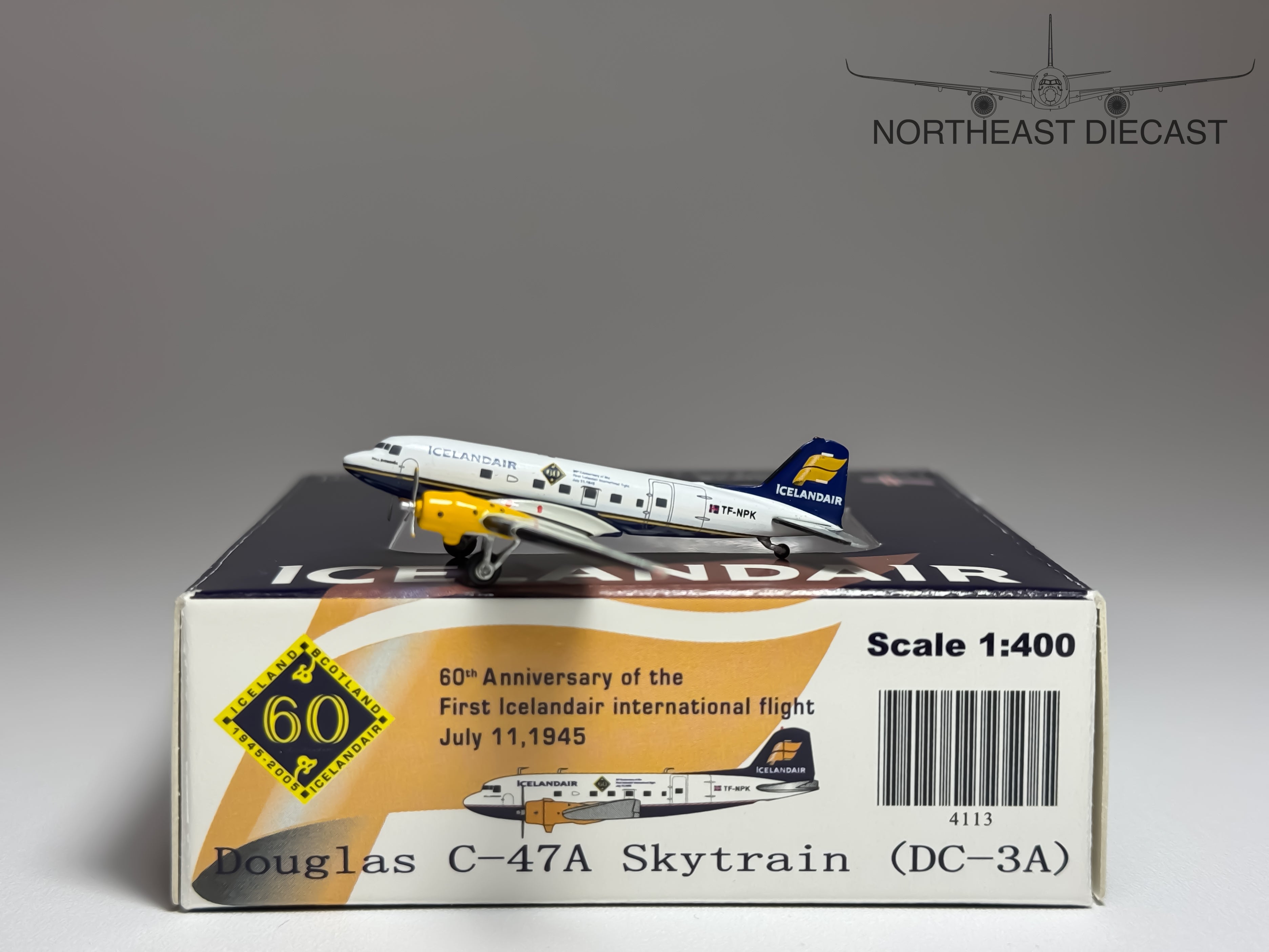 Icelandair Douglas C-47 Skytrain 1:400 JC Wings TF-NPK (FL4113)