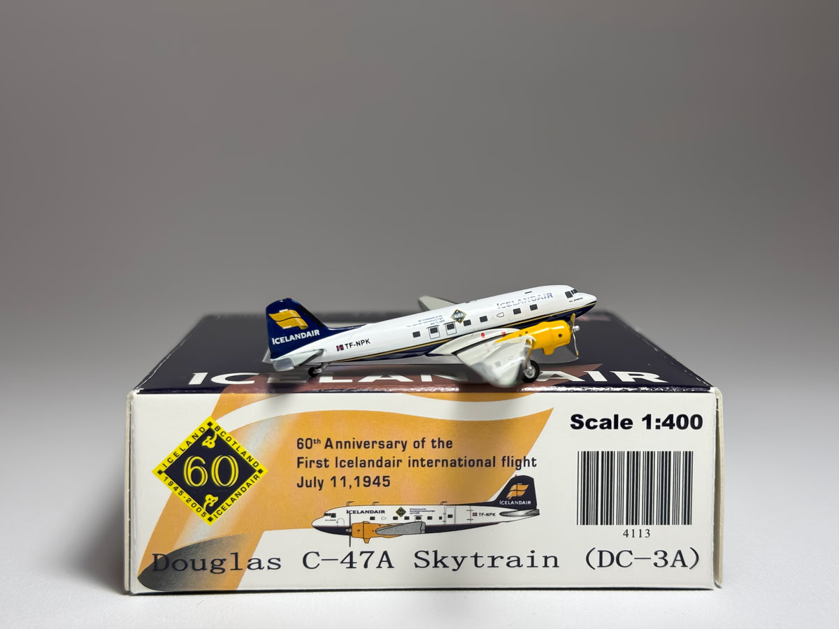 Icelandair Douglas C-47 Skytrain 1:400 JC Wings TF-NPK (FL4113)