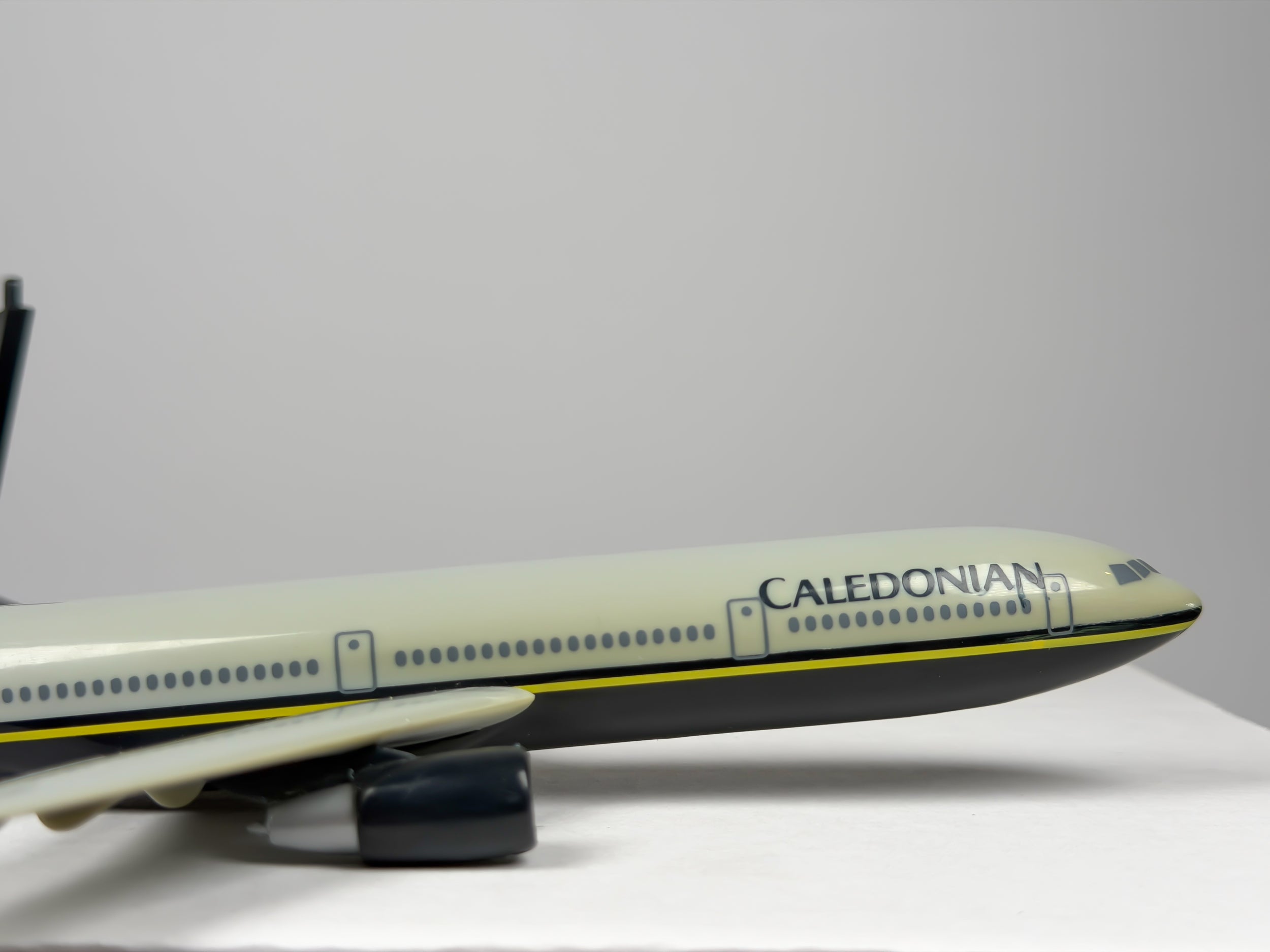 1:250 Caledonian Airways McDonnell Douglas DC-10-30 - 1988-2000 | Flight Miniatures