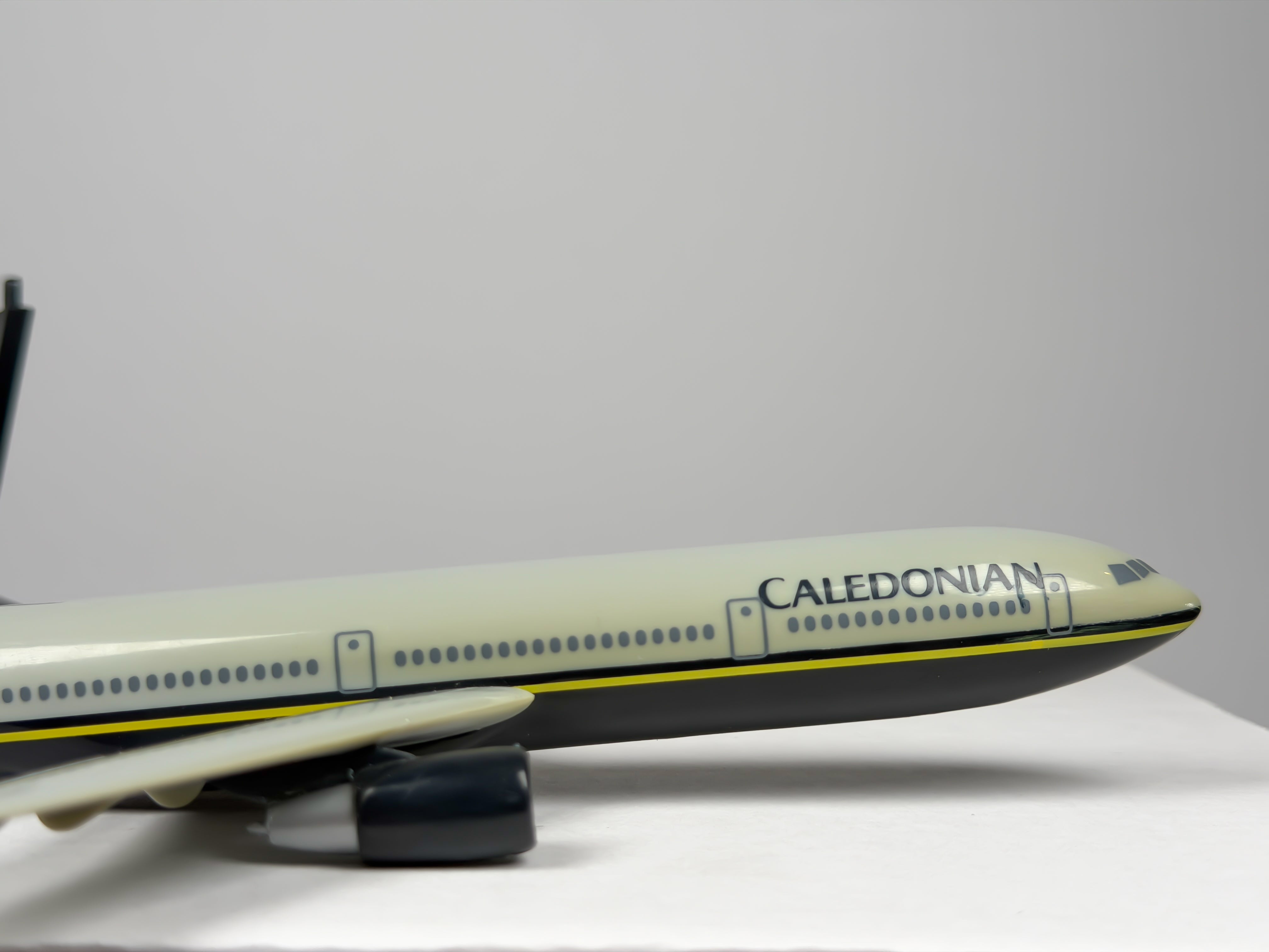 1:250 Caledonian Airways McDonnell Douglas DC-10-30 - 1988-2000 | Flight Miniatures