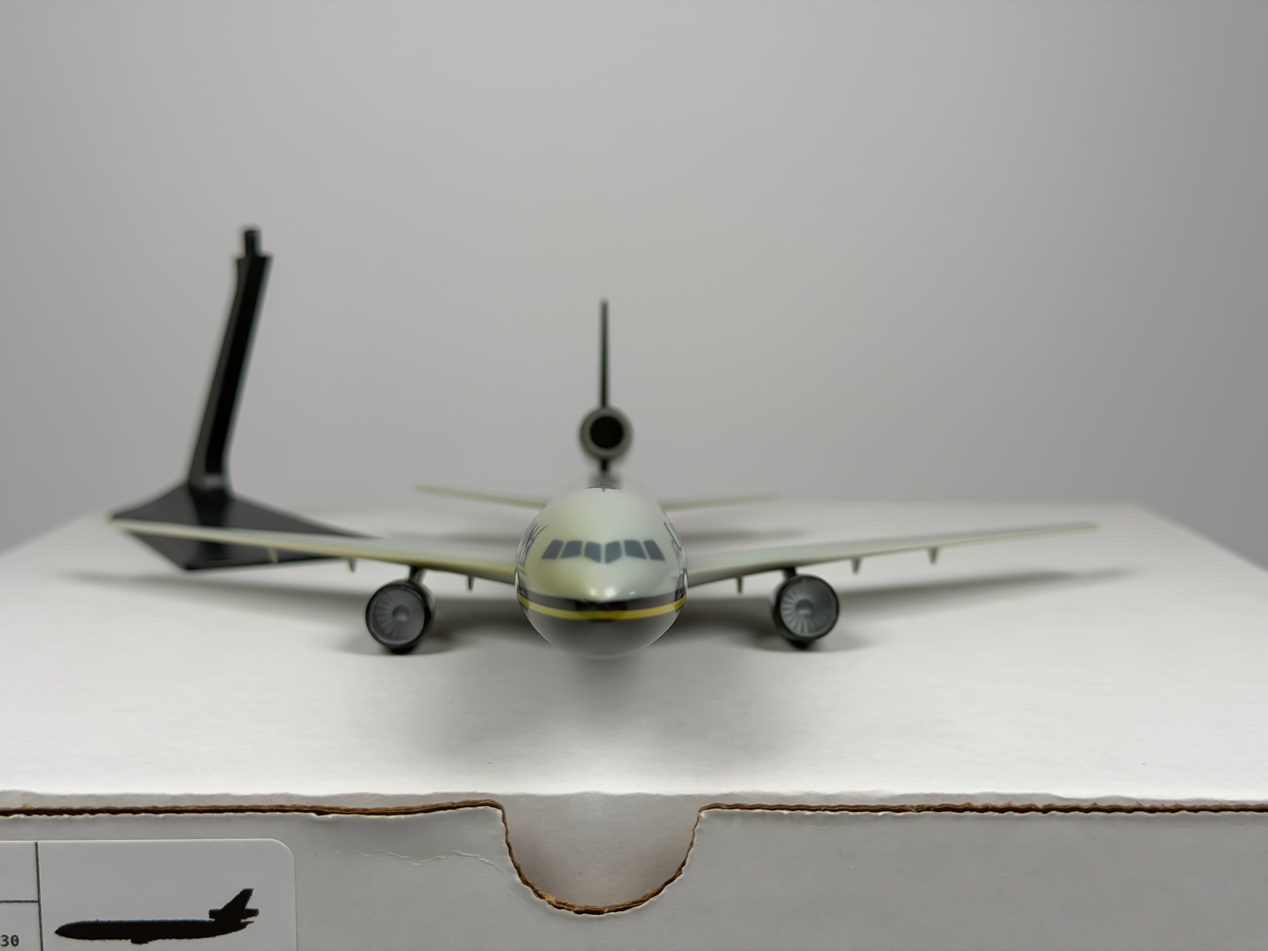 1:250 Caledonian Airways McDonnell Douglas DC-10-30 - 1988-2000 | Flight Miniatures