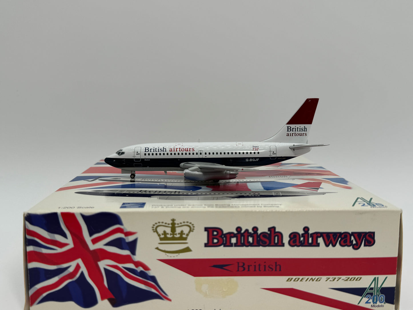 Inflight200 1:200 British Airways Boeing 737-200 G-BGJF Landor Colors (modified) AK010