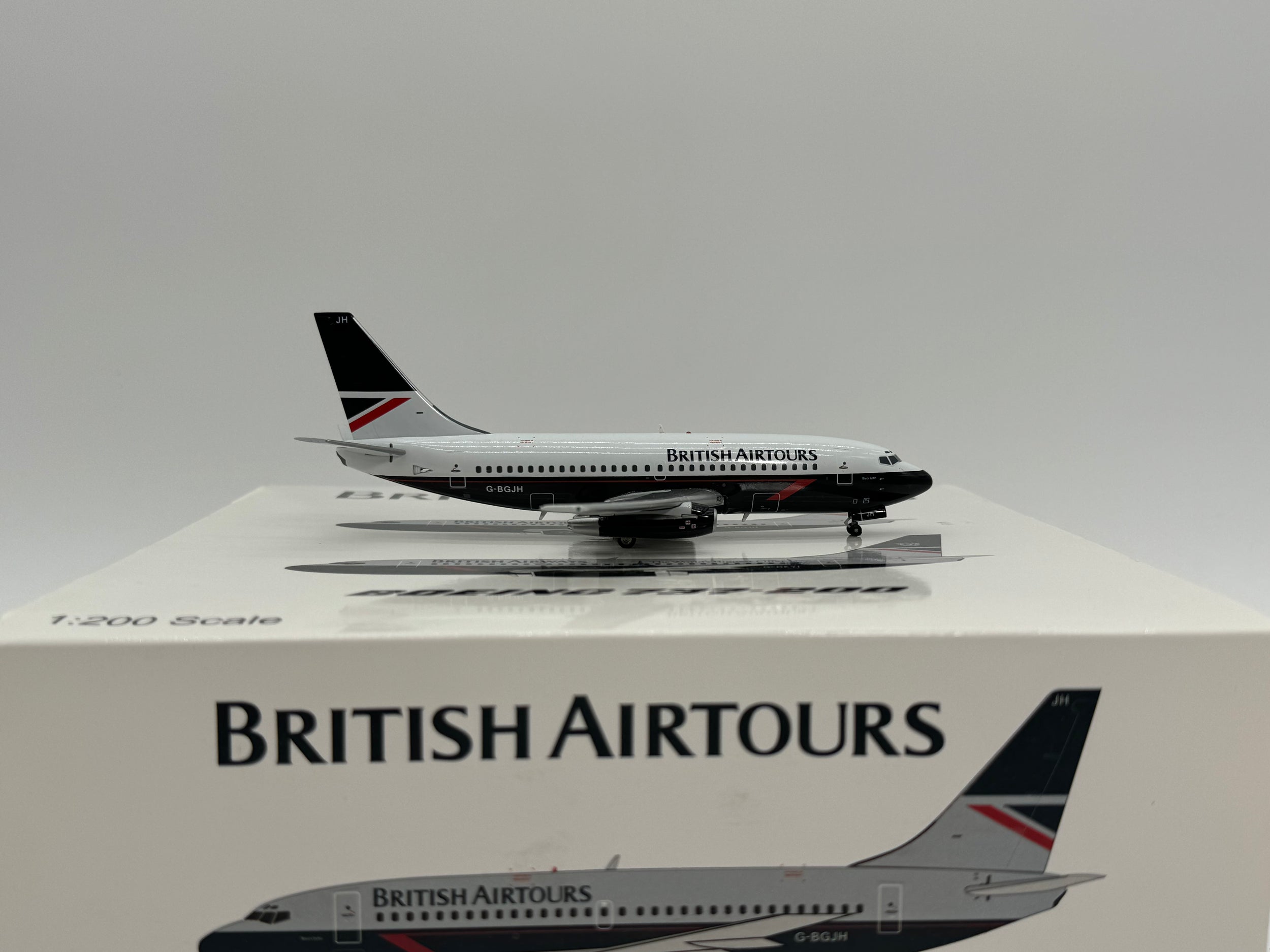 Inflight200 1:200 British Airways Boeing 737-200 G-BGJH Landor Colors G-BGJH B-732-BA-07