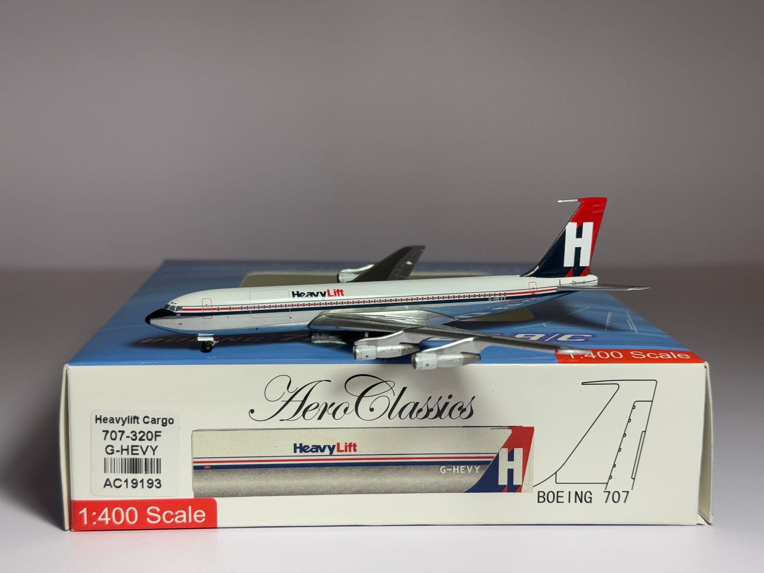 Aeroclassics 1:400 HeavyLift Cargo Boeing 707-320F G-HEVY ACGHEVY