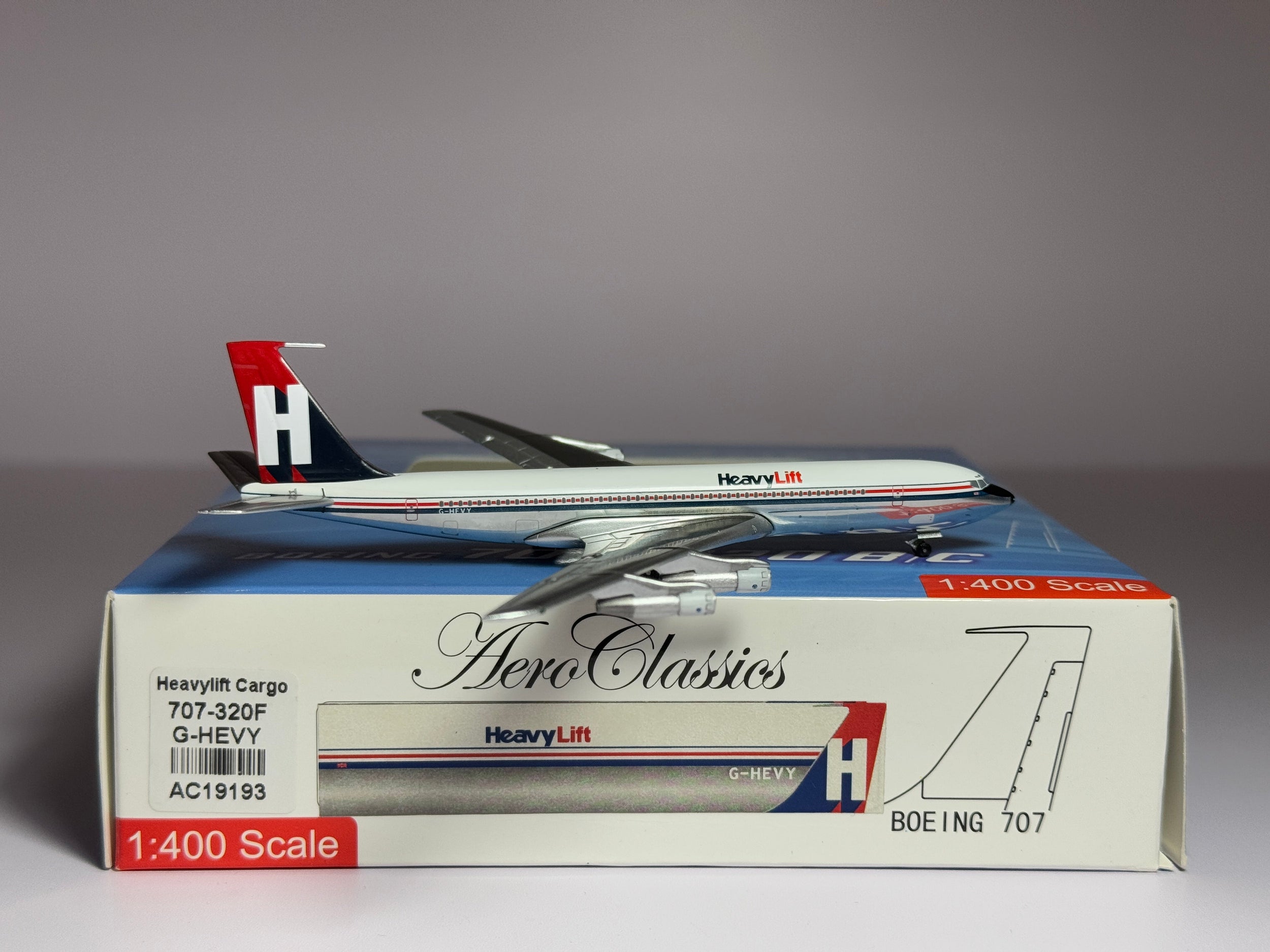 Aeroclassics 1:400 HeavyLift Cargo Boeing 707-320F G-HEVY ACGHEVY