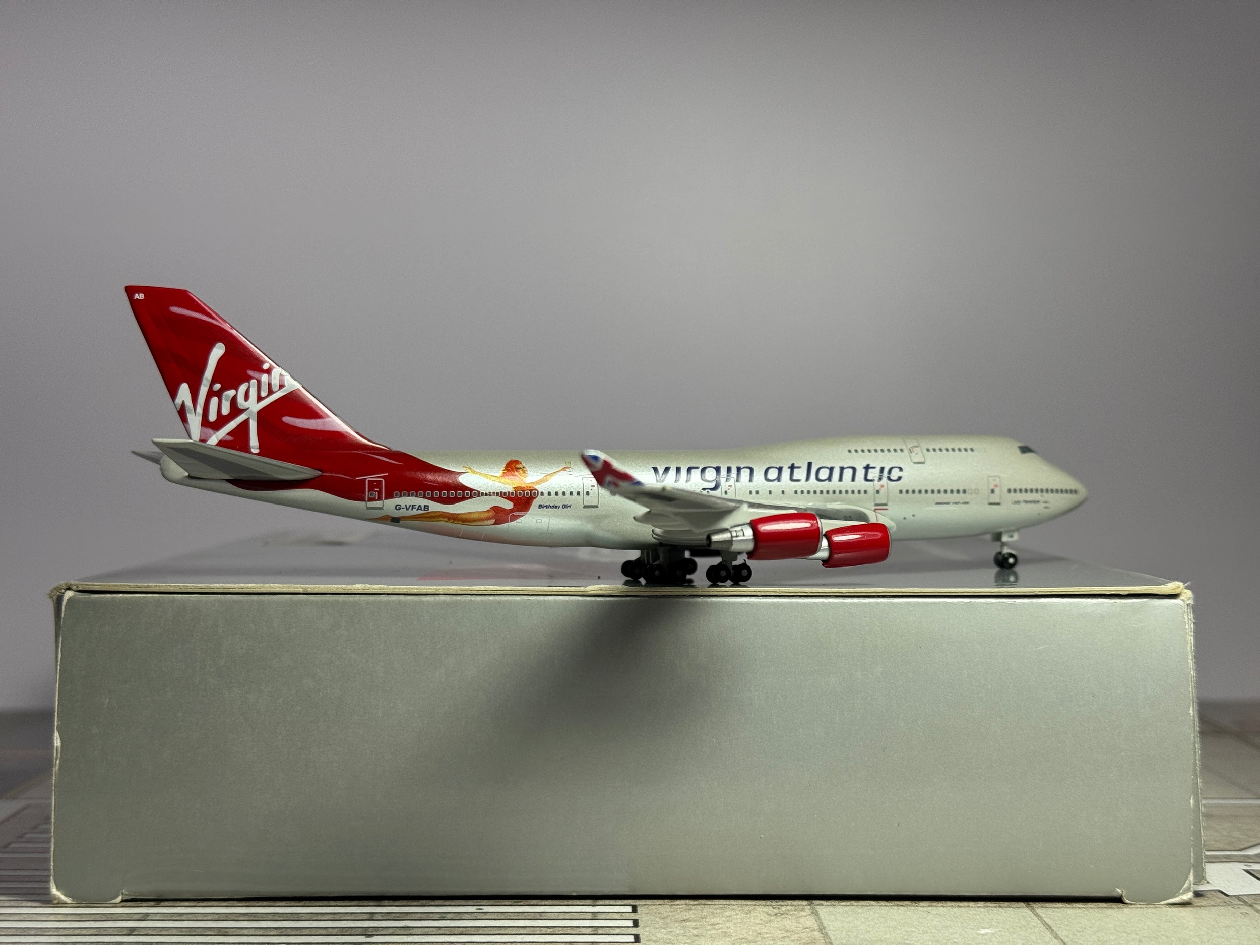 Gemini Jets 1:400 Virgin Atlantic Boeing 747-400 G-VFAB Birthday Girl GJVIR591