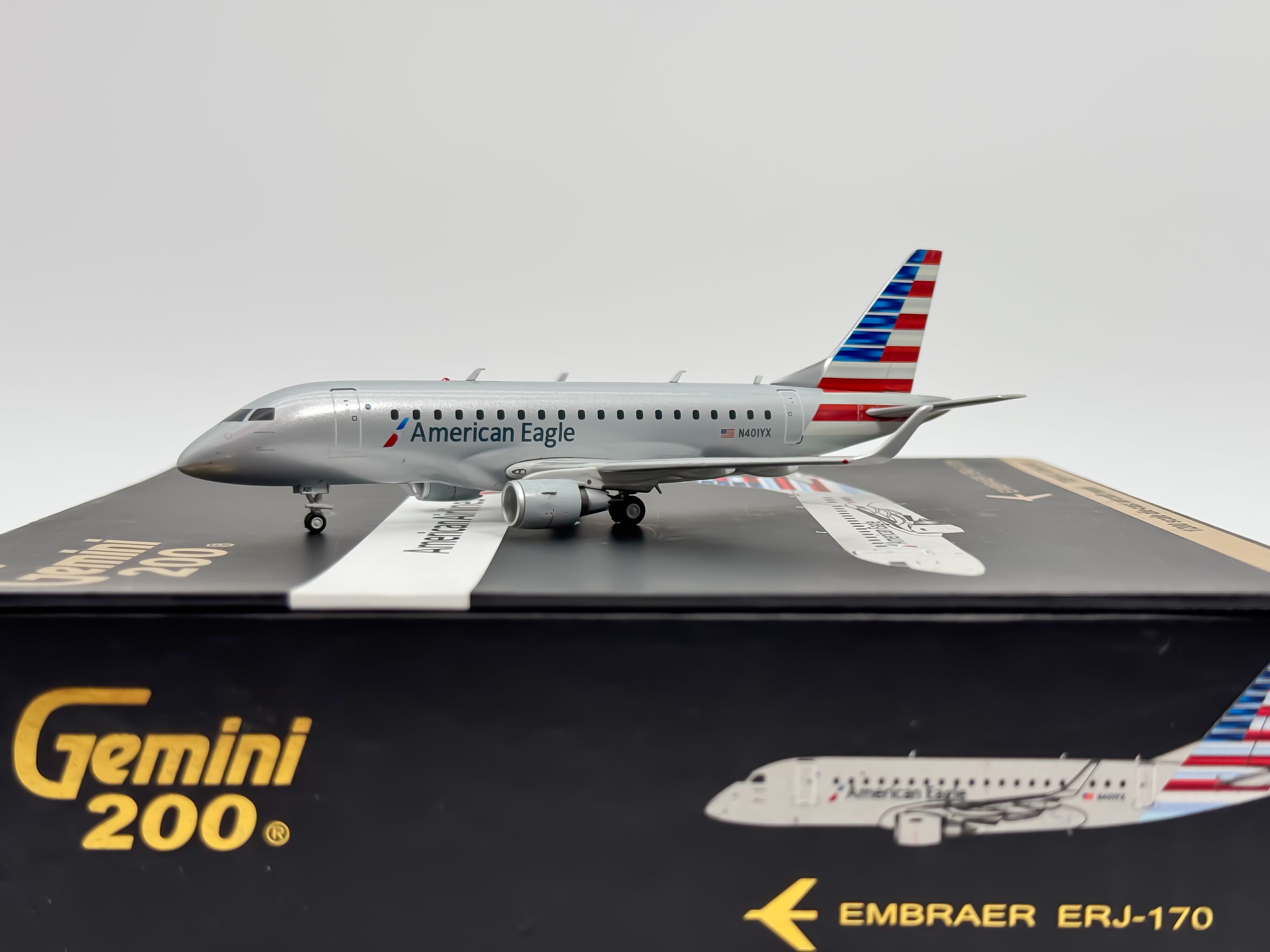 American Eagle Embraer E175 1:200 Gemini Jets N401YX (G2AAL449)