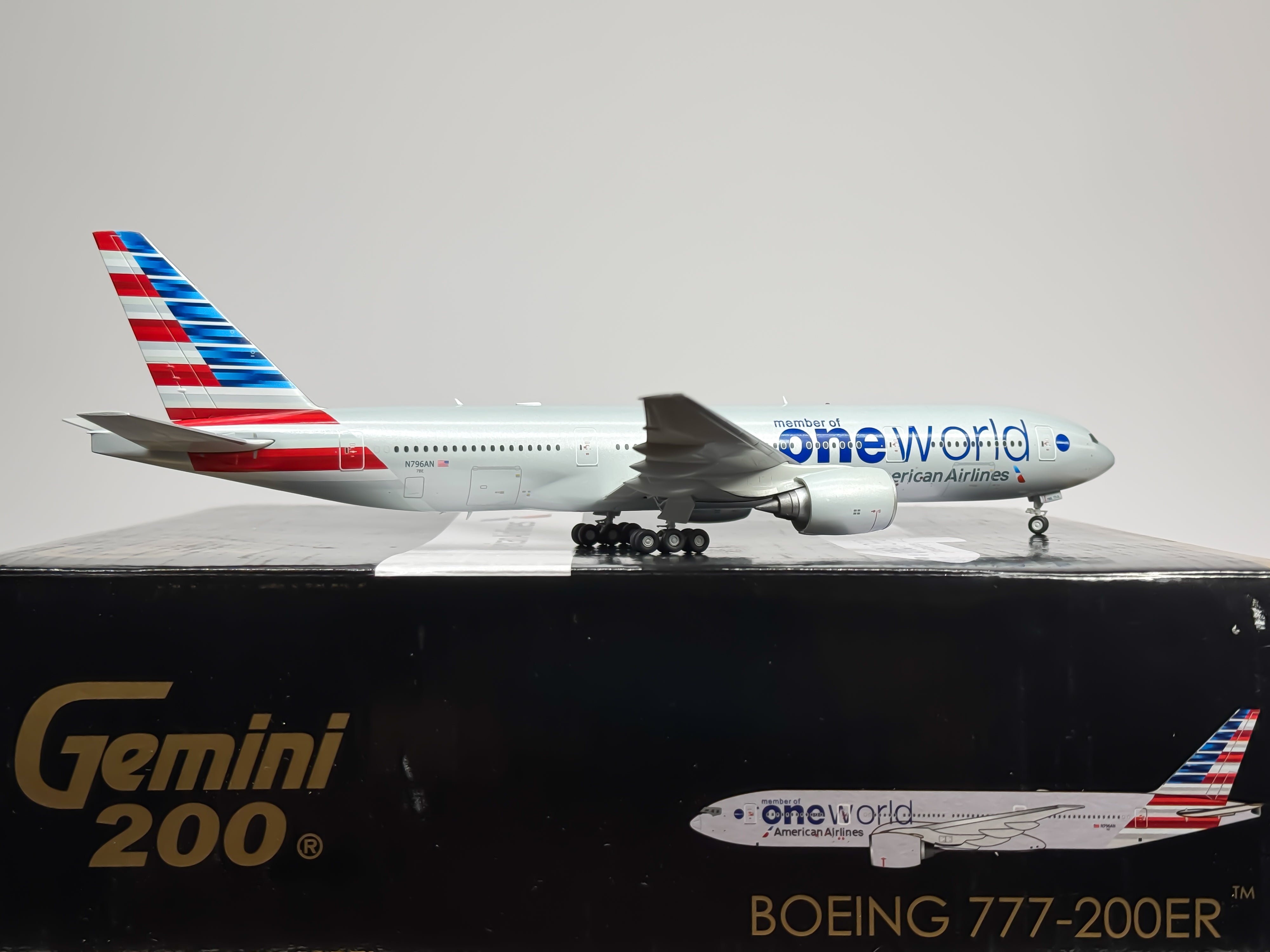 American Airlines Boeing 777-200 1:200 Gemini Jets N796AN (G2AAL526)