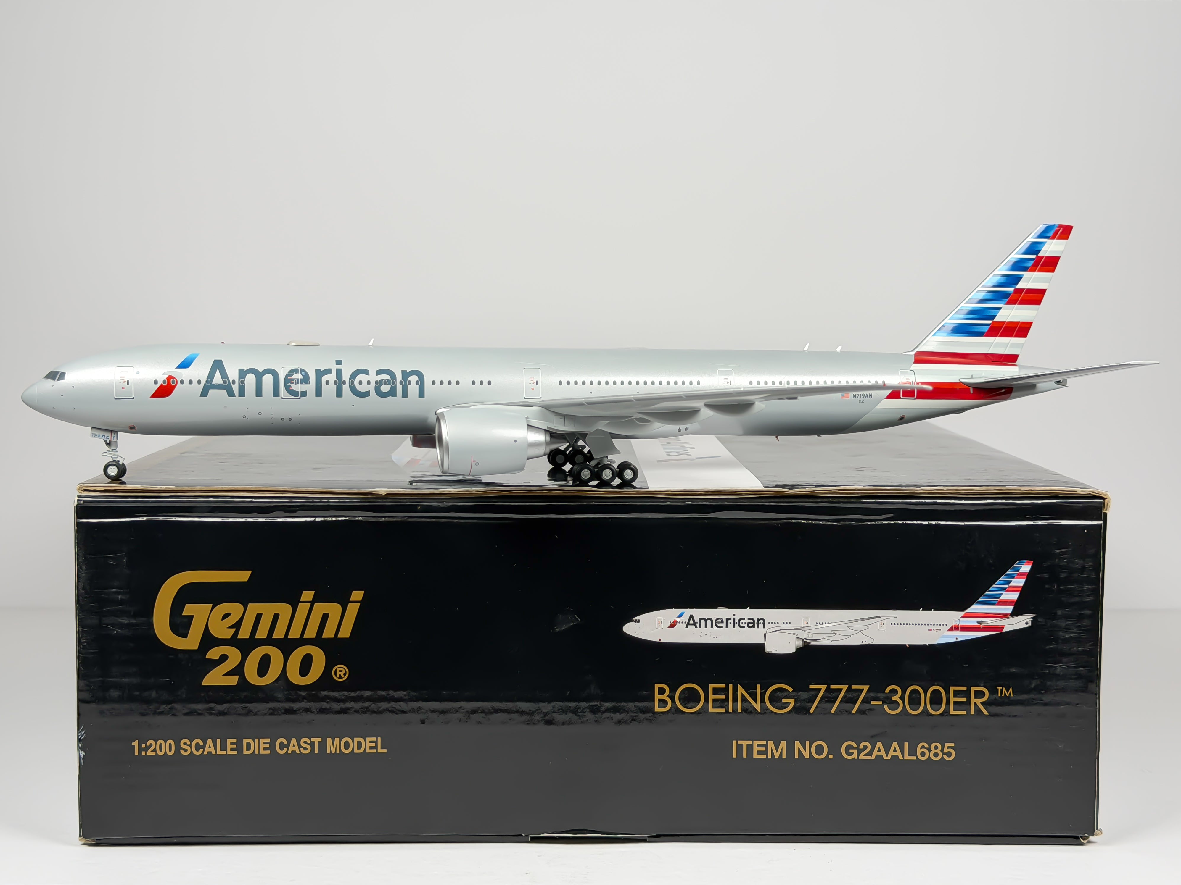 American Airlines Boeing 777-300ER 1:200 Gemini Jets N719AN (G2AAL685)
