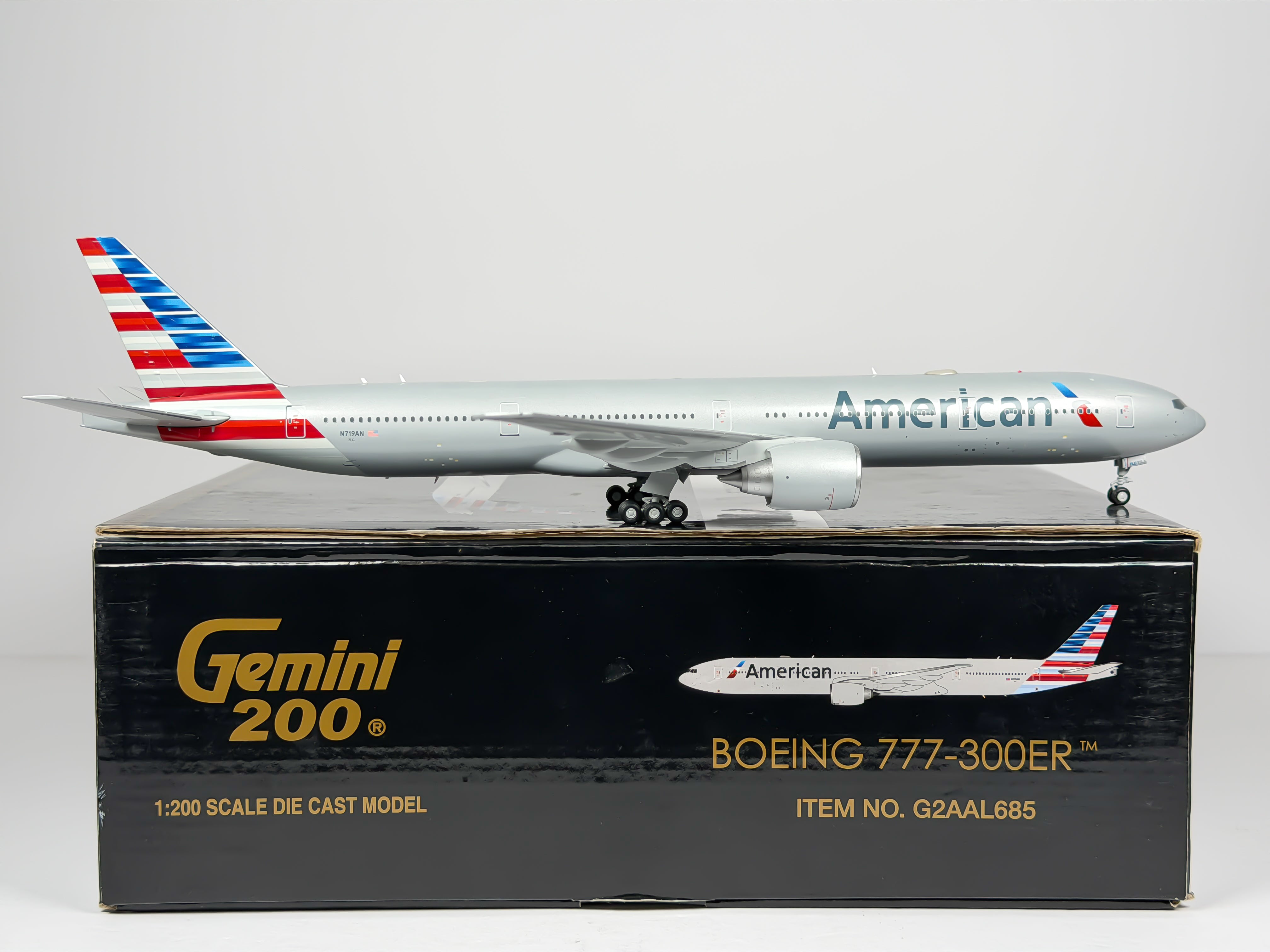 American Airlines Boeing 777-300ER 1:200 Gemini Jets N719AN (G2AAL685)
