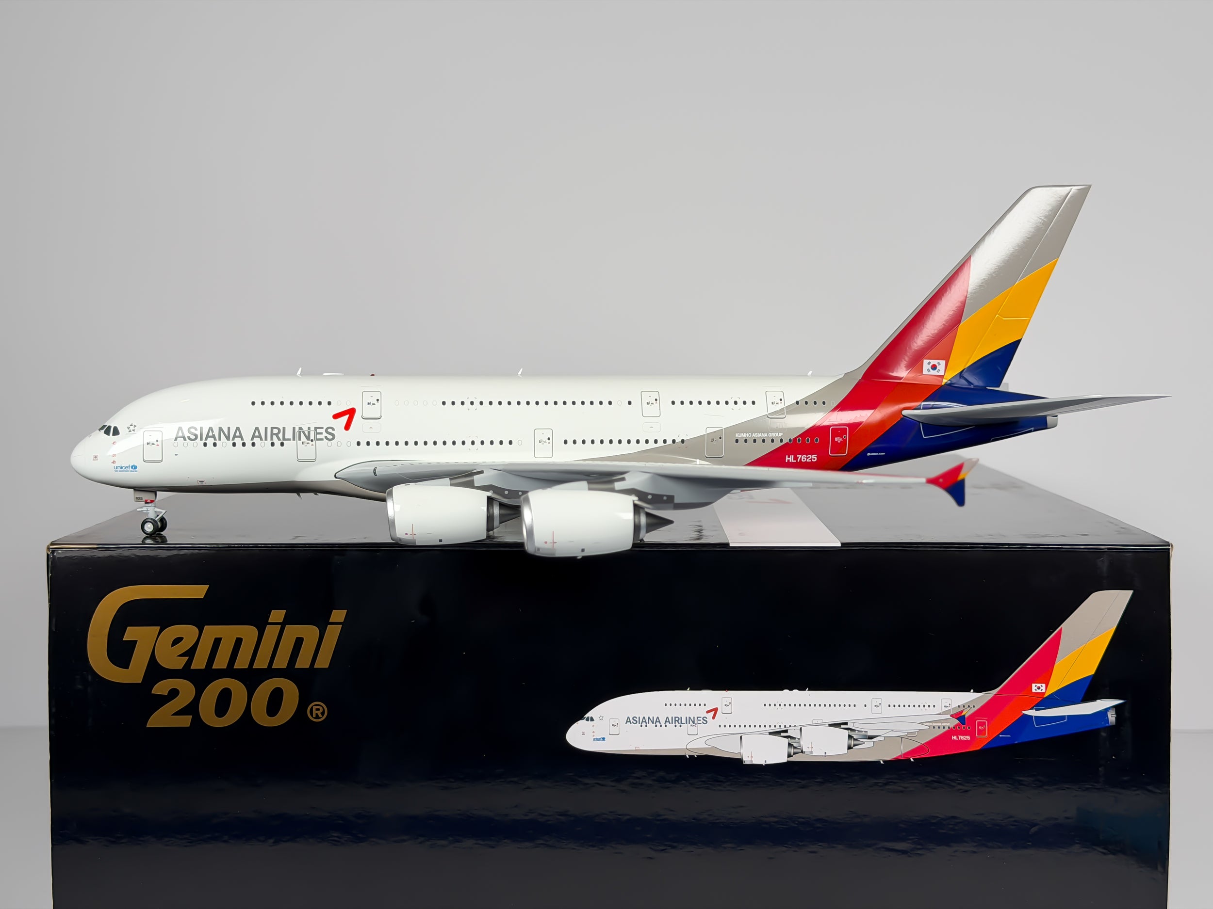 Asiana Airlines Airbus A380-800 1:200 Gemini Jets HL7625 (G2AAR1201)