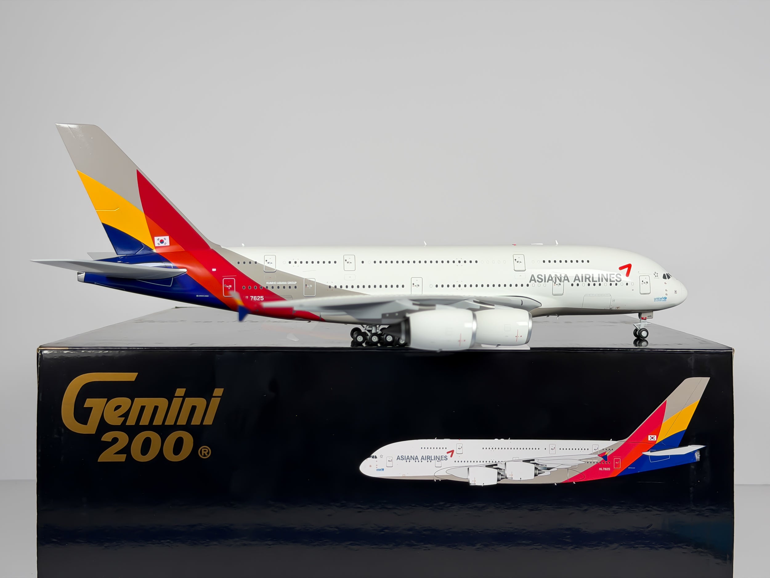 Asiana Airlines Airbus A380-800 1:200 Gemini Jets HL7625 (G2AAR1201)
