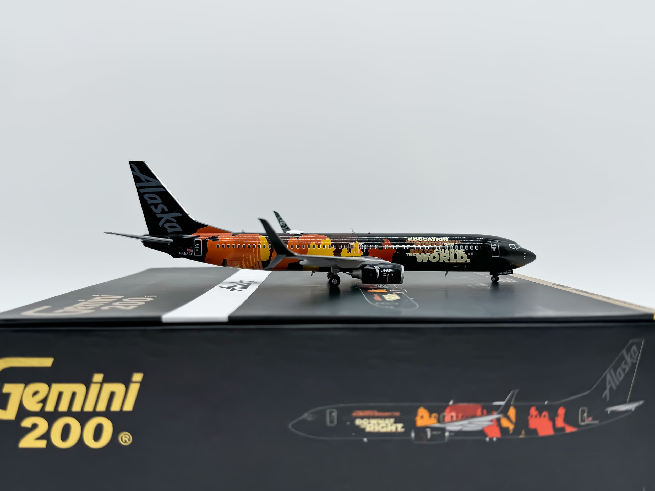 Alaska Airlines Boeing 737-900ER 1:200 Gemini Jets N492AS (G2ASA1016)
