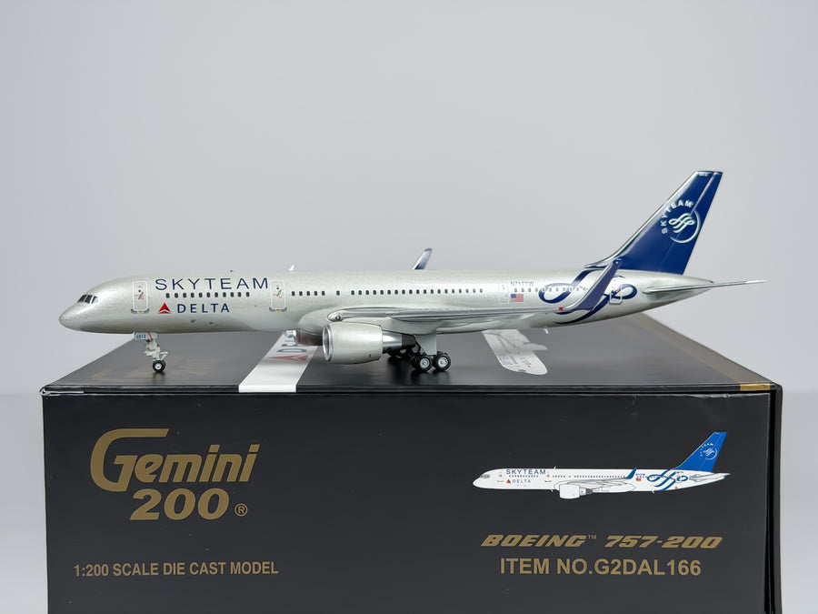 Delta Air Lines Boeing 757-200 1:200 Gemini Jets N717TW (G2DAL166)