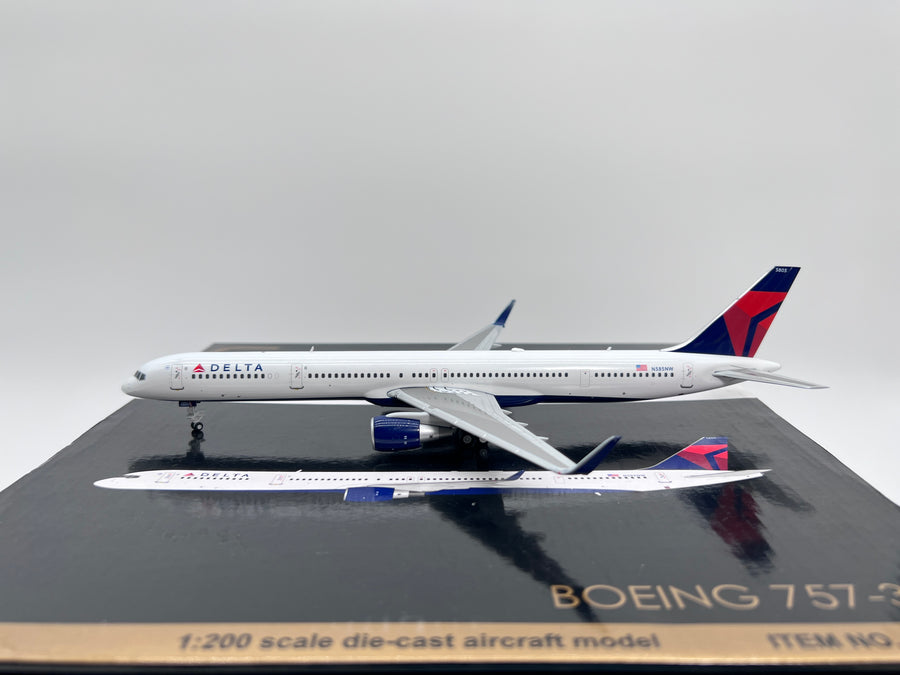 Gemini Jets 1:200 Delta Air Lines Boeing 757-300 N585NW Onward & Upward G2DAL712