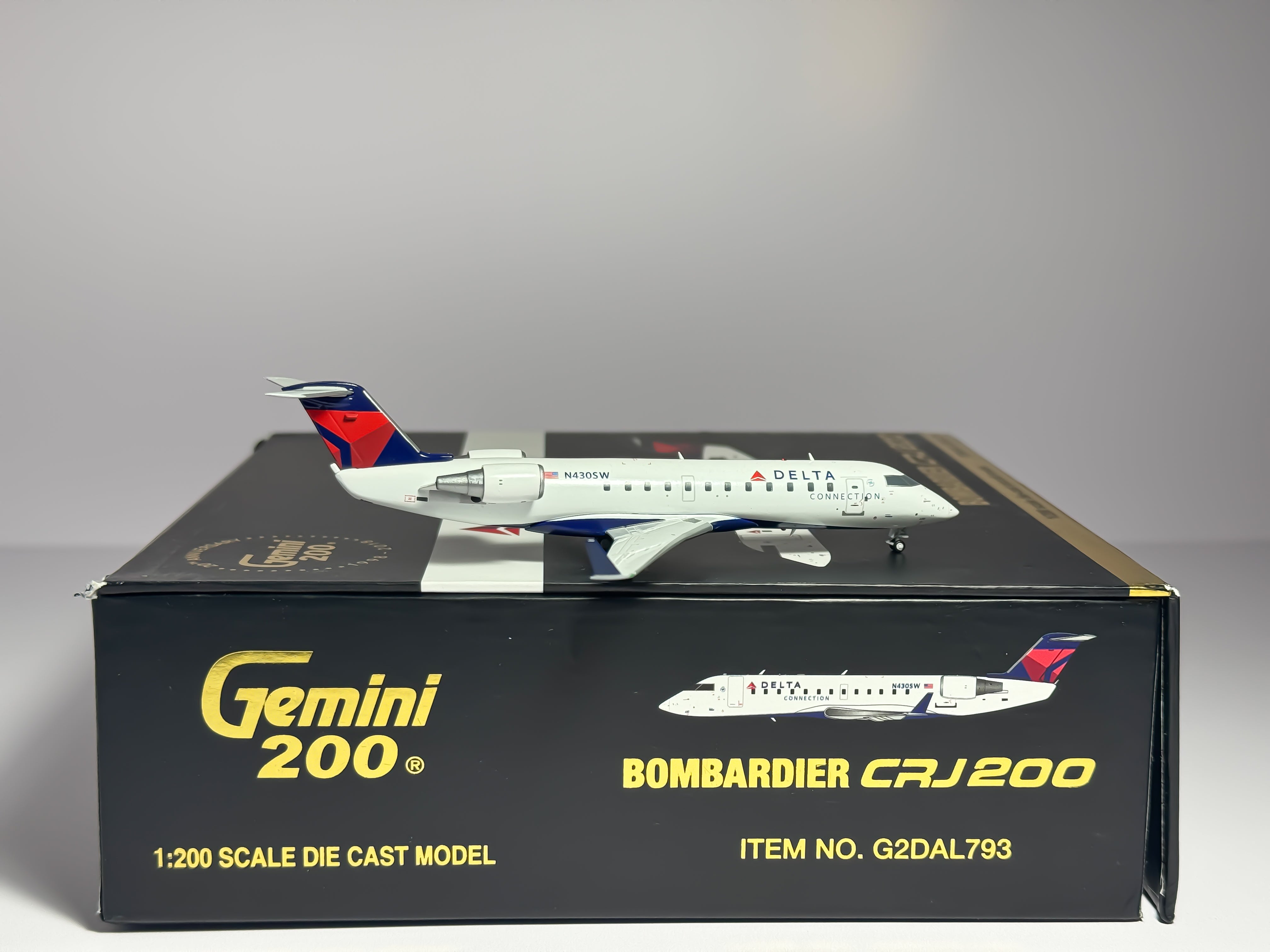 Delta Connection Bombardier CRJ200 1:200 Gemini Jets N430SW (G2DAL793)