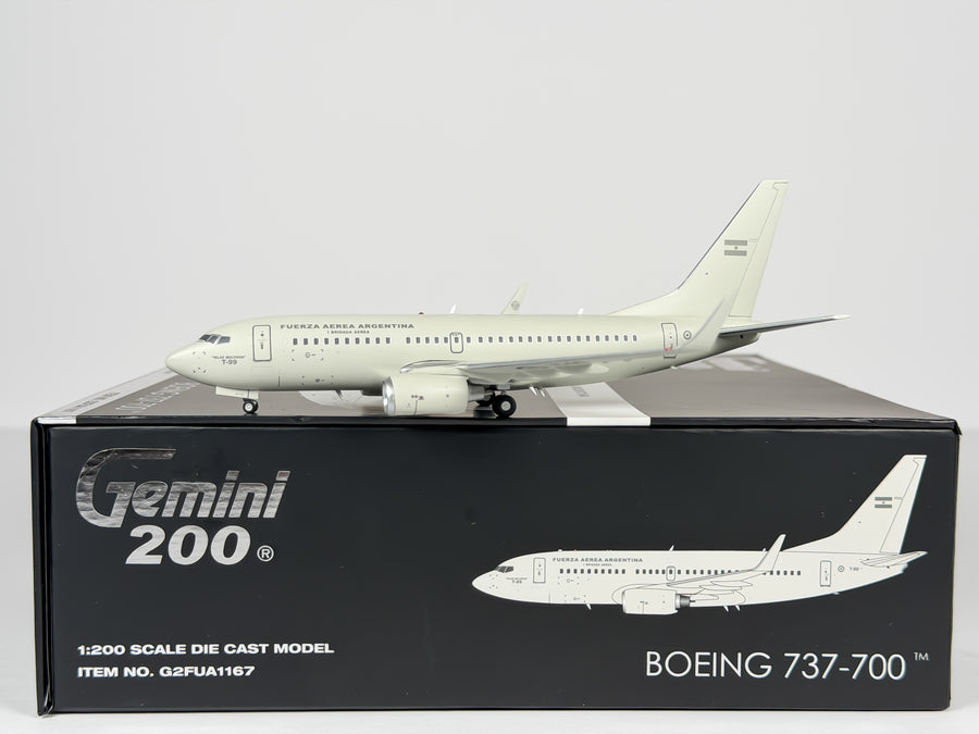 Argentine Air Force Boeing 737-700 1:200 Gemini Jets T-99 (G2FUA1167)
