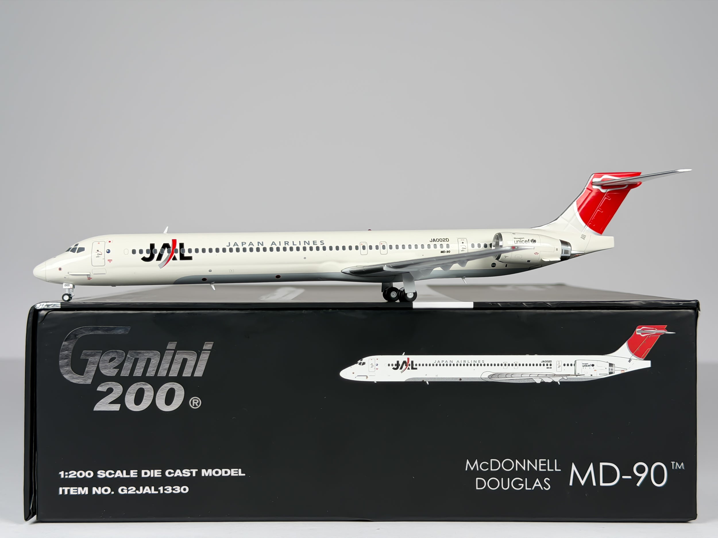 Japan Airlines (JAL) McDonnell Douglas MD-90 1:200 Gemini Jets JA002D (G2JAL1330)