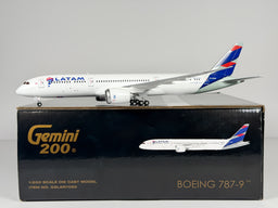 LATAM Airlines Boeing 787-9 1:200 Gemini Jets CC-BGM (G2LAN1095)