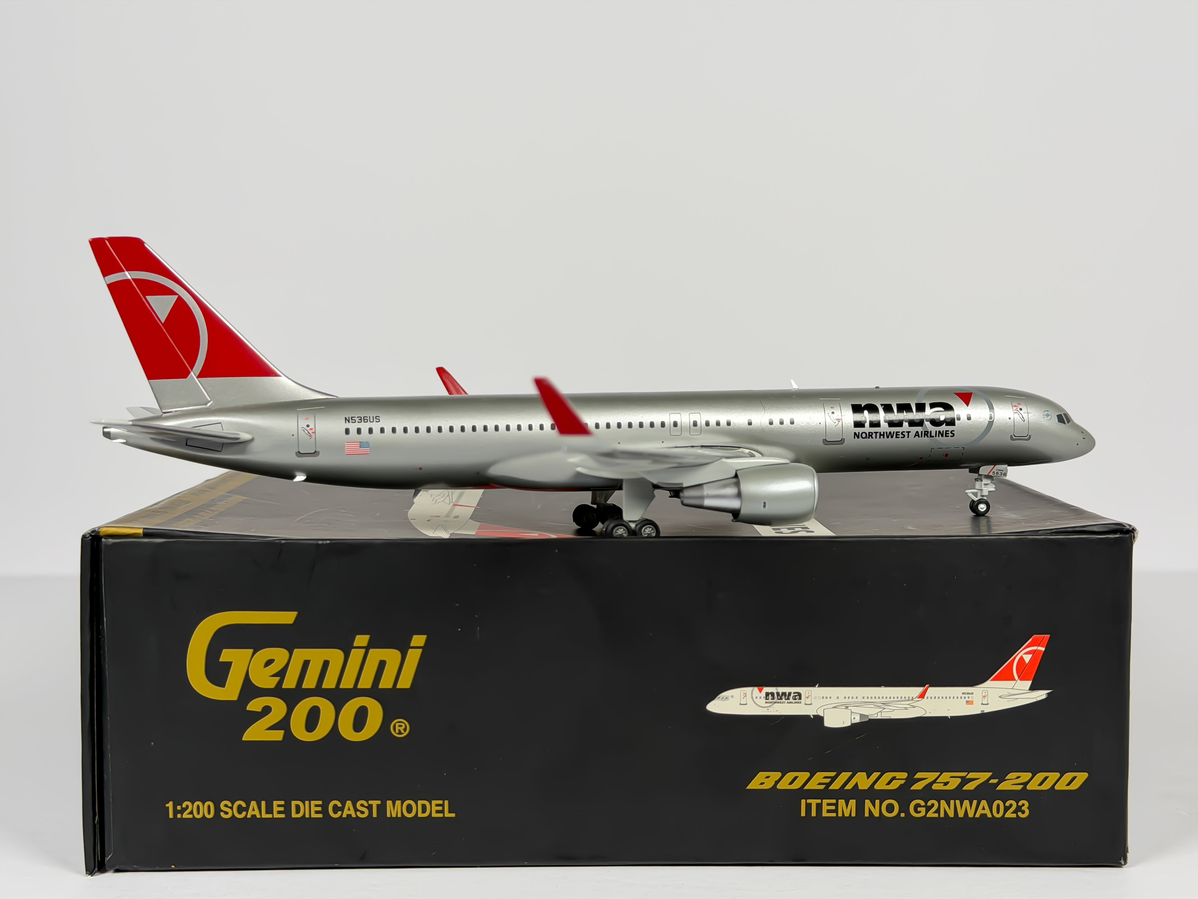 Northwest Airlines Boeing 757-200 1:200 Gemini Jets N536US (G2NWA023)