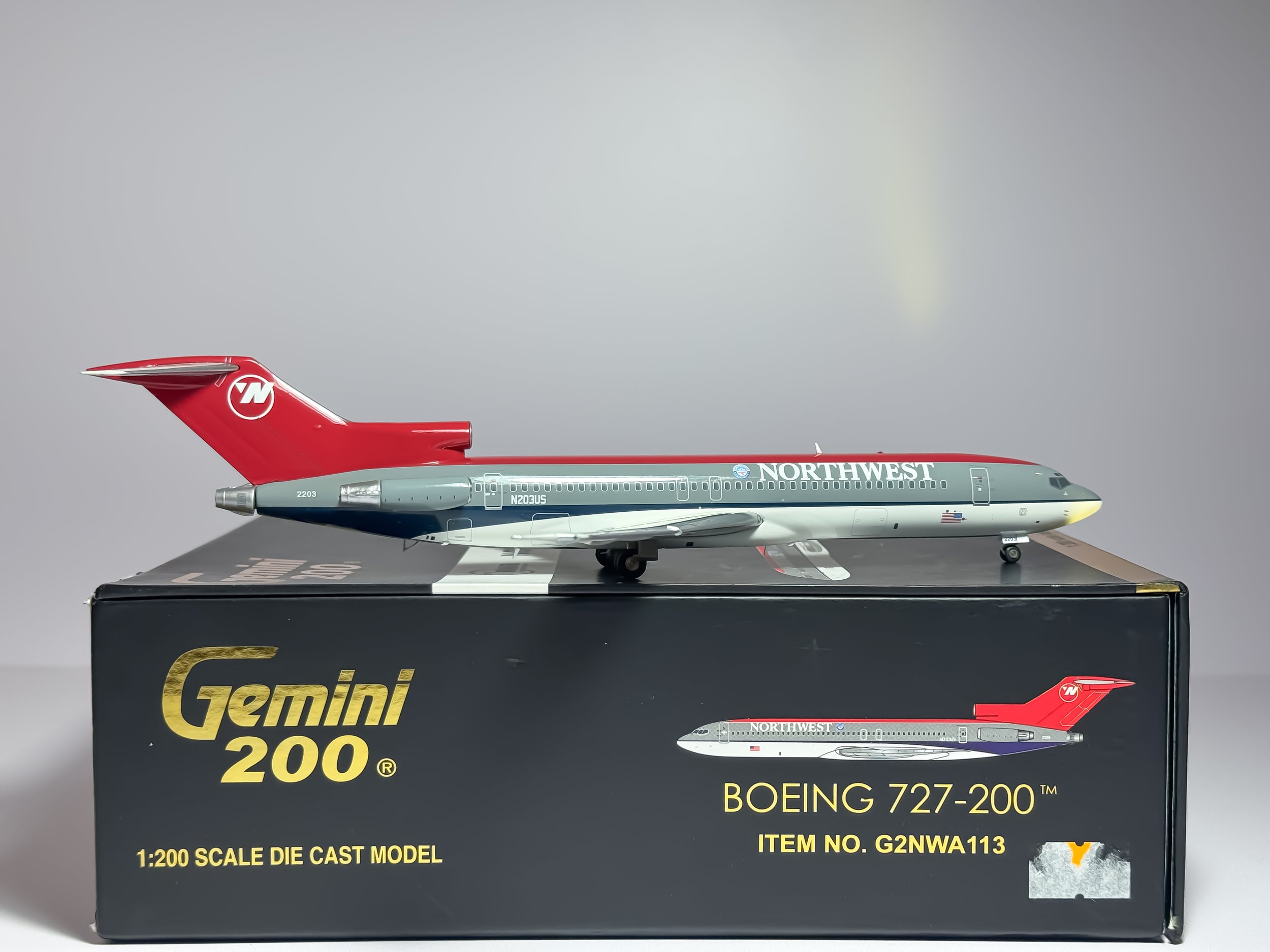 Northwest Airlines Boeing 727-200 1:200 Gemini Jets N203US (G2NWA113)