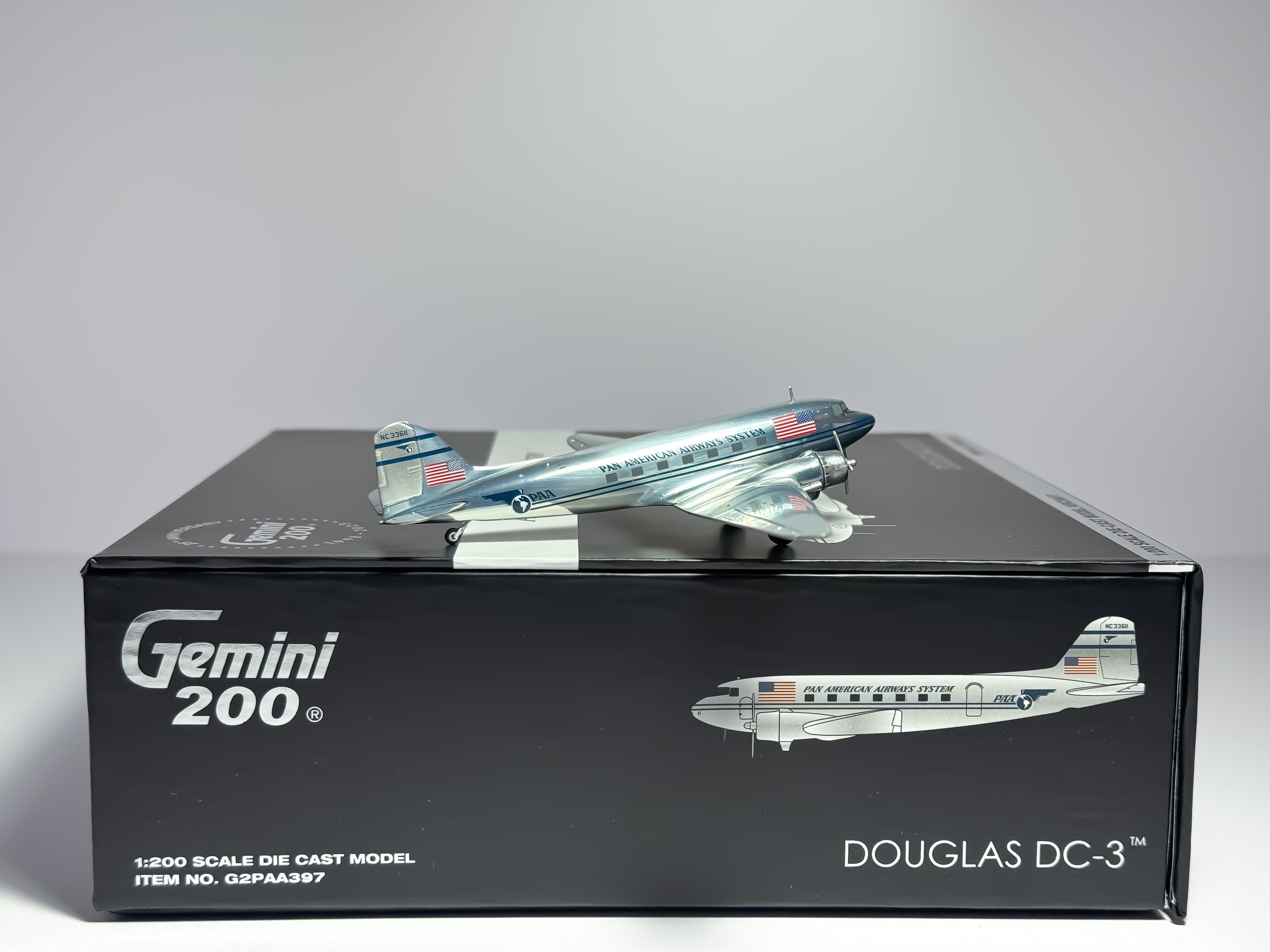 中国民航　ダグラスエアクラフトLI-2 (Dc-3) アエロクラシック Douglas DC-3 Diecast Aircraft Models · Northeast Diecast