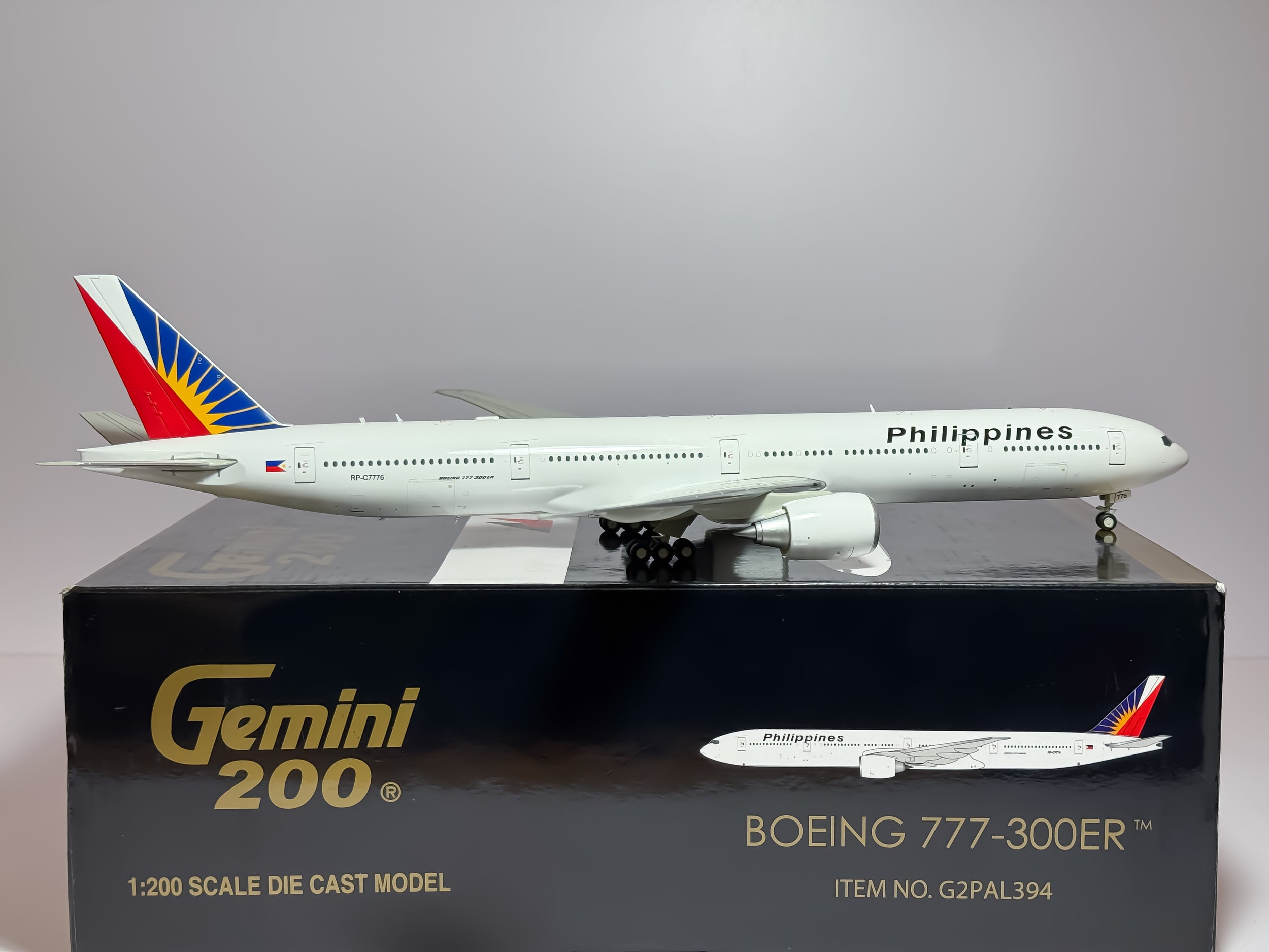 Philippines Airlines Boeing 777-300ER 1:200 Gemini Jets RP-C7776 (G2PAL394)