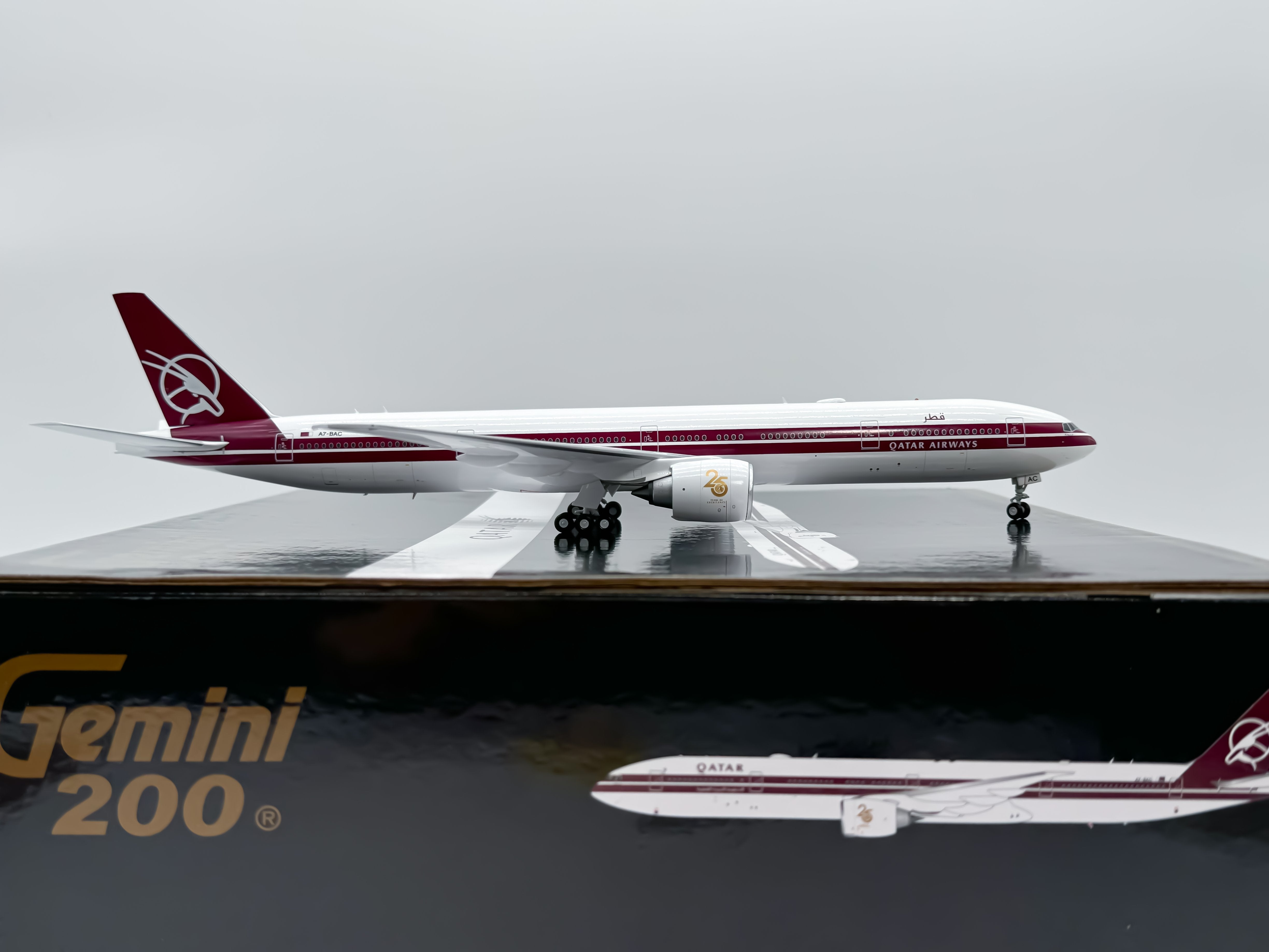 Qatar Airways Boeing 777-300ER 1:200 Gemini Jets A7-BAC (G2QTR1145)
