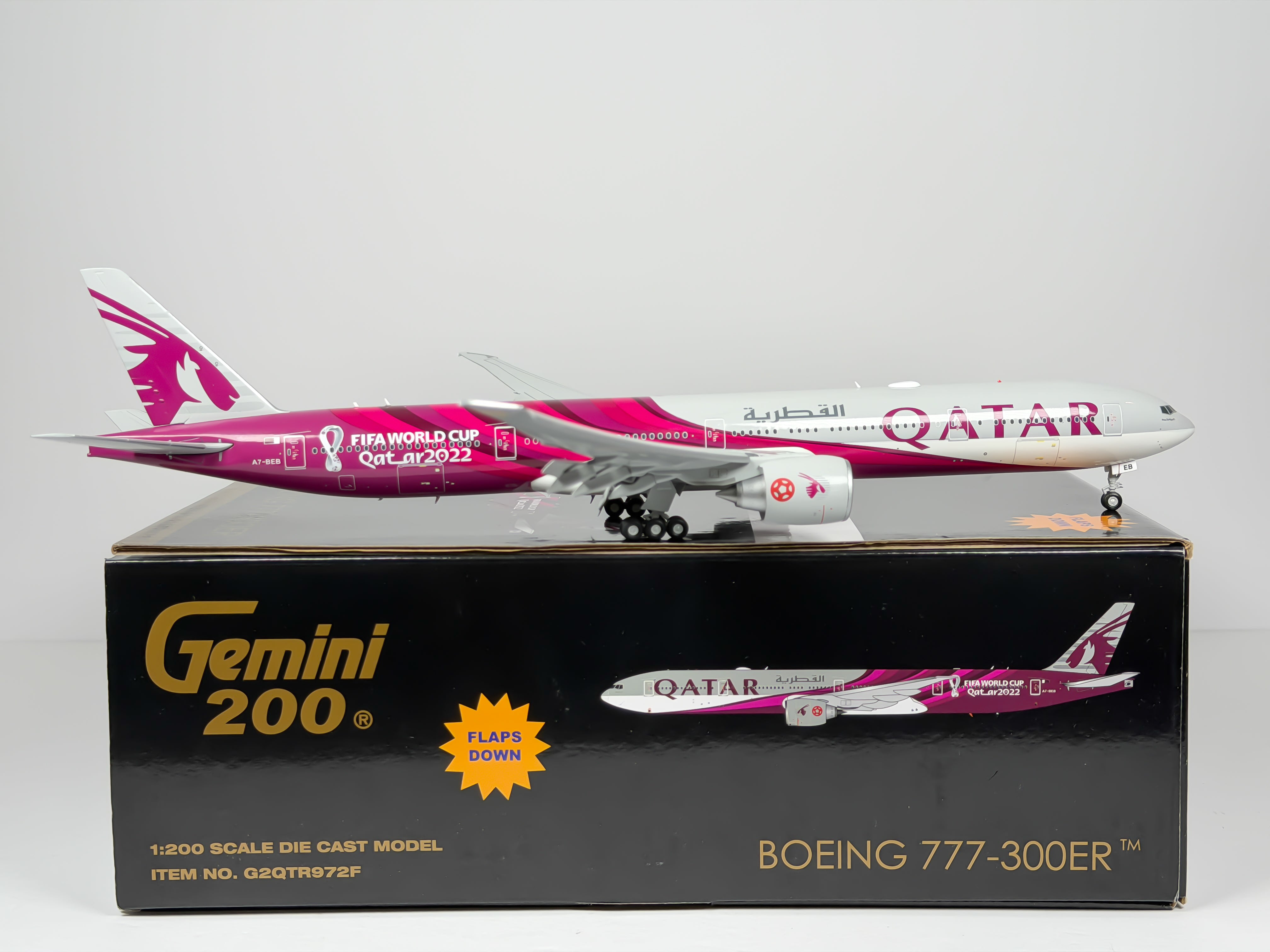Qatar Airways Boeing 777-300ER 1:200 Gemini Jets A7-BEB (G2QTR972F) (Flaps Down Version)
