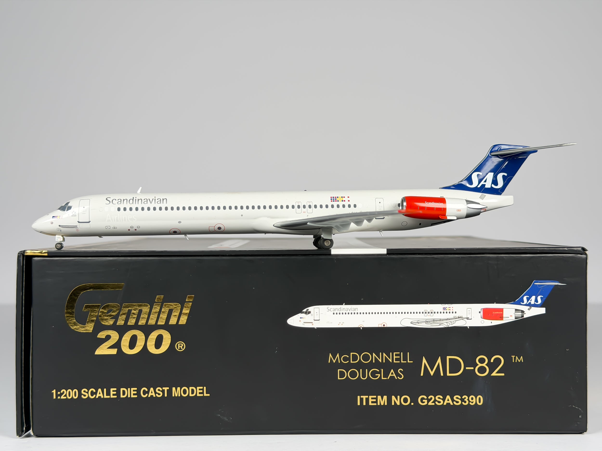 Scandinavian Airlines (SAS) McDonnell Douglas MD-82 1:200 Gemini Jets OY-KHG (G2SAS390)