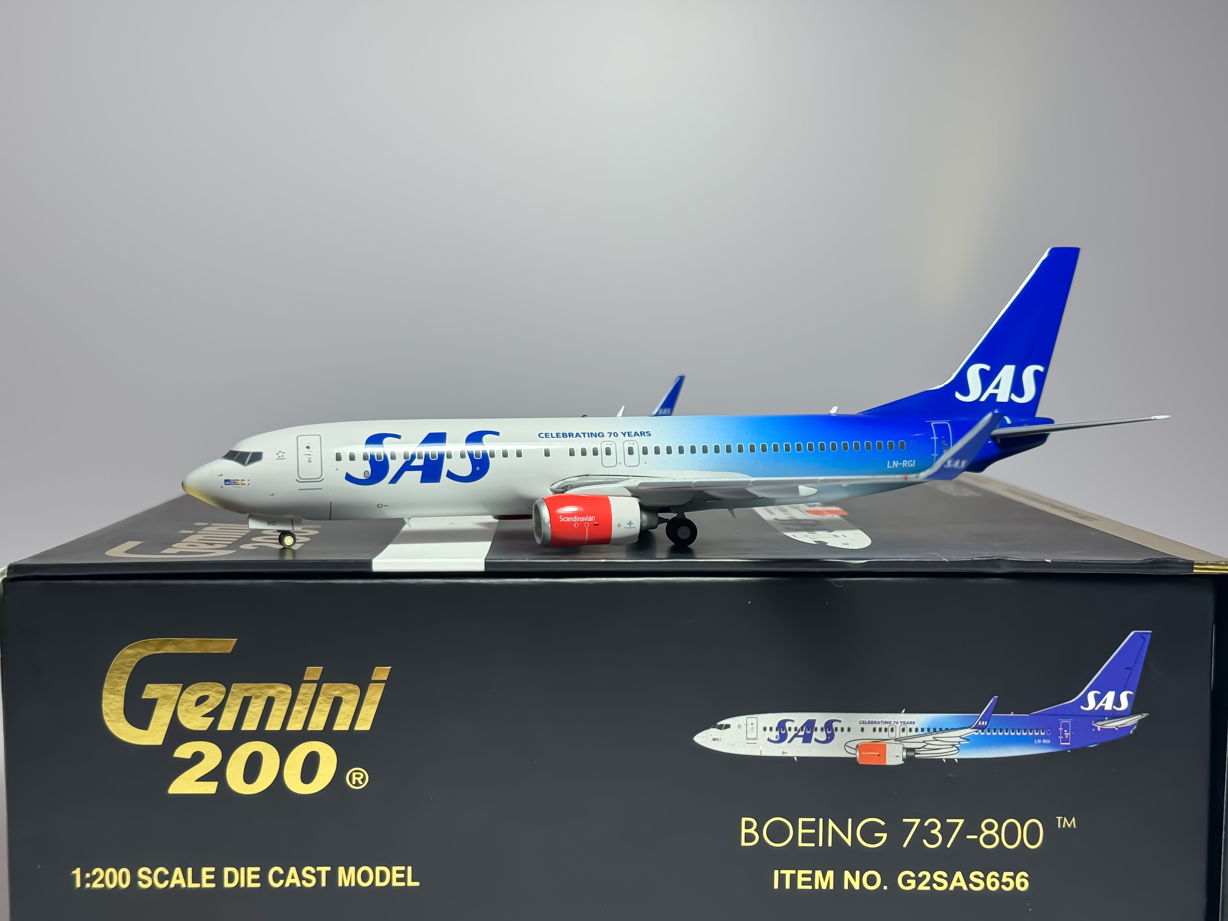 Scandinavian Airlines (SAS) Boeing 737-800 1:200 Gemini Jets LN-RGI (G2SAS656)