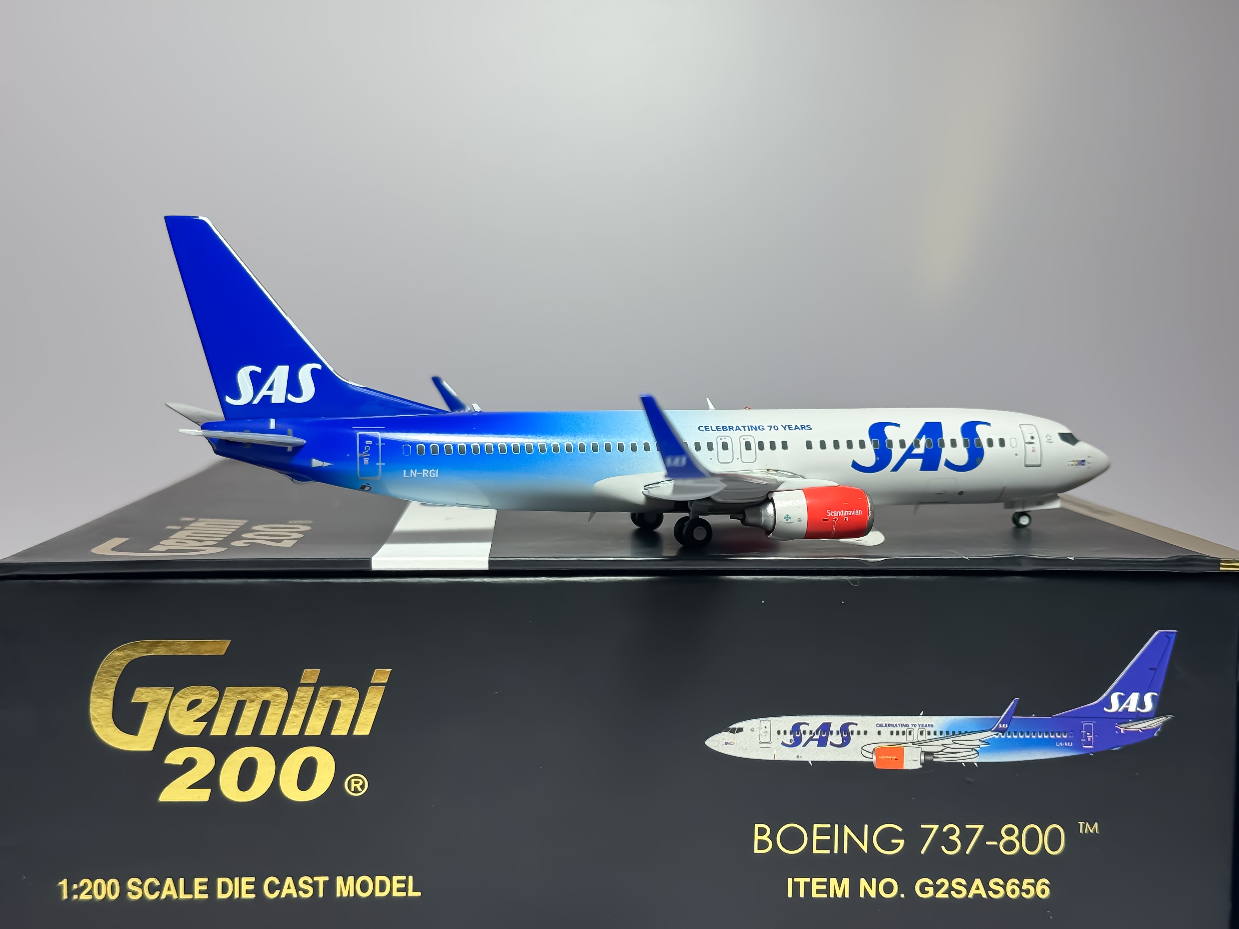 Scandinavian Airlines (SAS) Boeing 737-800 1:200 Gemini Jets LN-RGI (G2SAS656)
