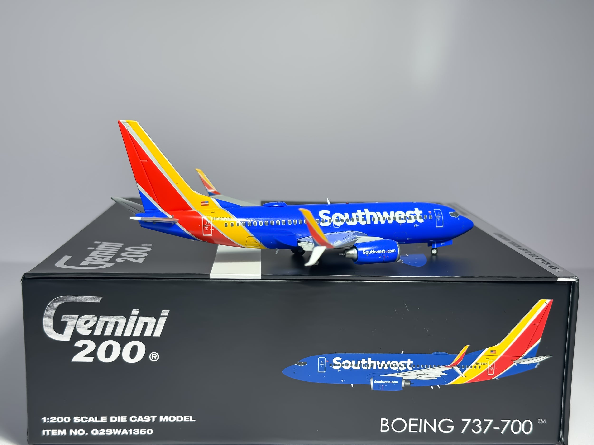 Southwest Airlines Boeing 737-700 1:200 Gemini Jets N943WN (G2SWA1010)